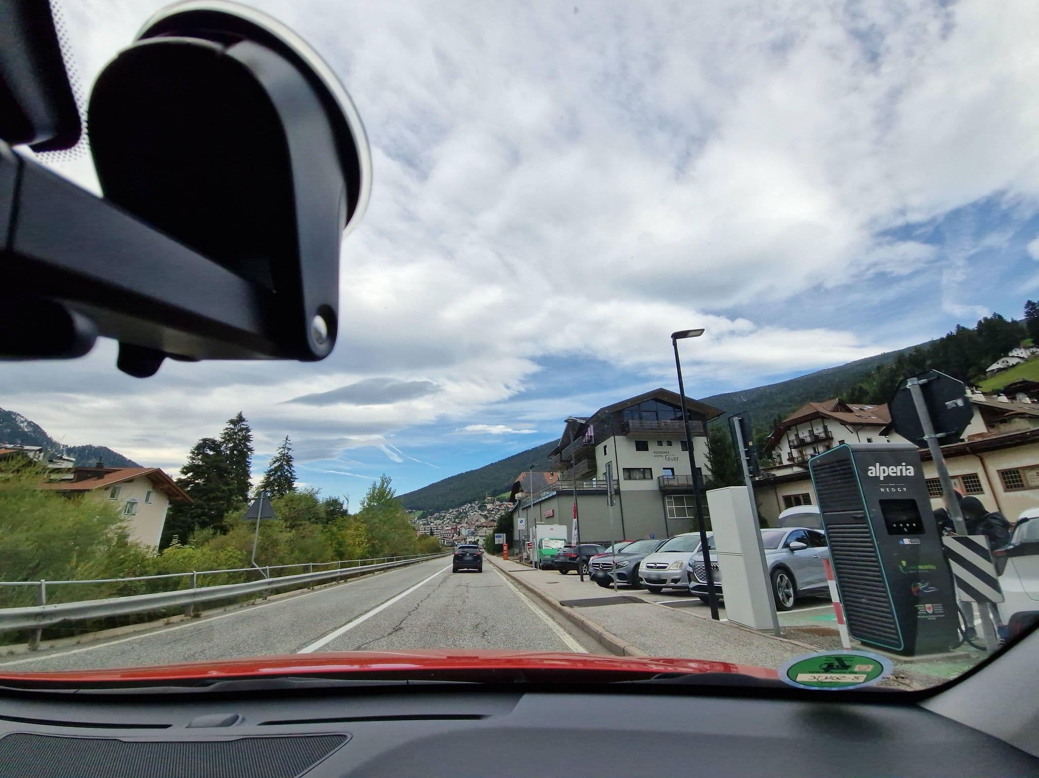 Street view near номер😌, Ortisei — © mcliquid (CC BY-SA · Mapillary)