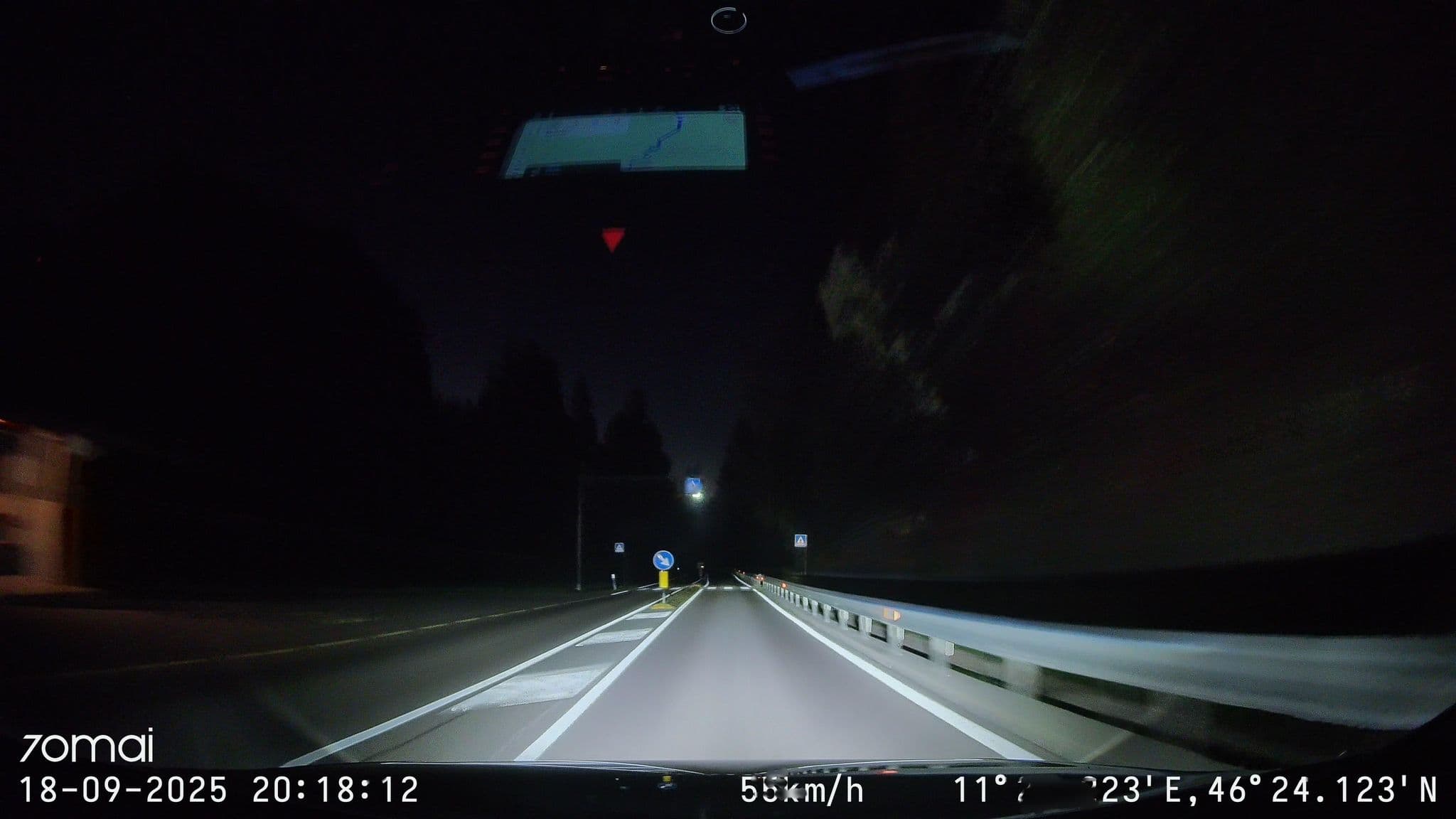 Street view near Hotel Schwarzenbach di Stocker Nadia & Co. SAS, Nova Ponente — © doriel (CC BY-SA · Mapillary)