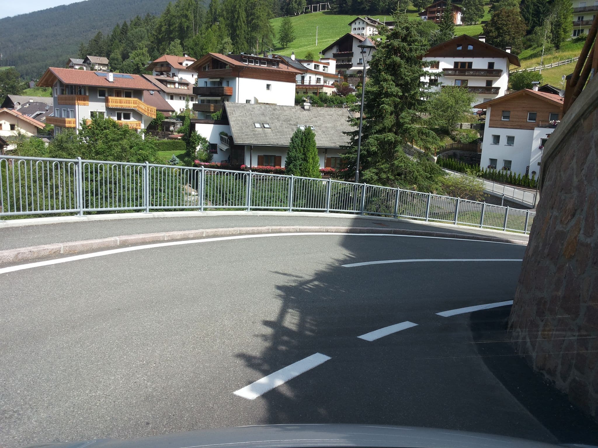 Street view near Garni Floreal di Kelder Berta Paula, Ortisei — © musuruan (CC BY-SA · Mapillary)