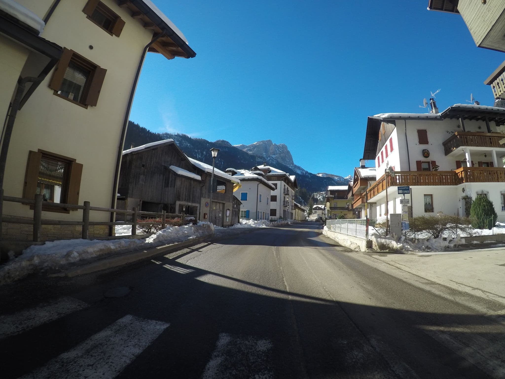 Street view near Hotel Venezia, Livinallongo del Col di Lana — © chrisbeddow (CC BY-SA · Mapillary)