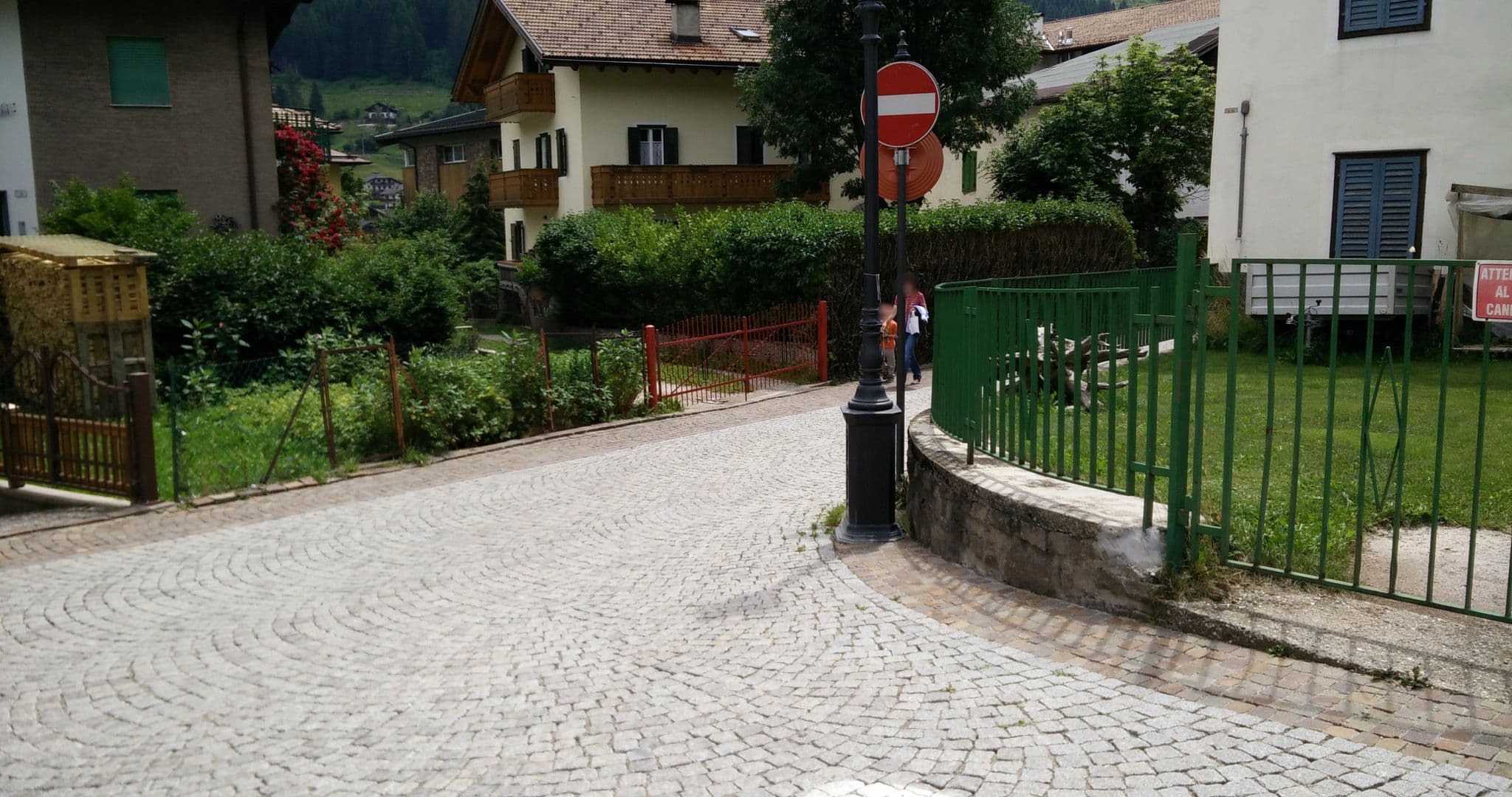 Street view near Vael, Moena — © boskoyevsky (CC BY-SA · Mapillary)