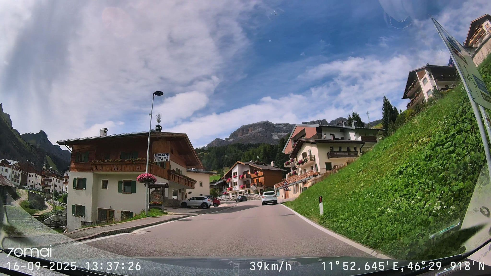 Street view near Al fever, Livinallongo del Col di Lana — © doriel (CC BY-SA · Mapillary)