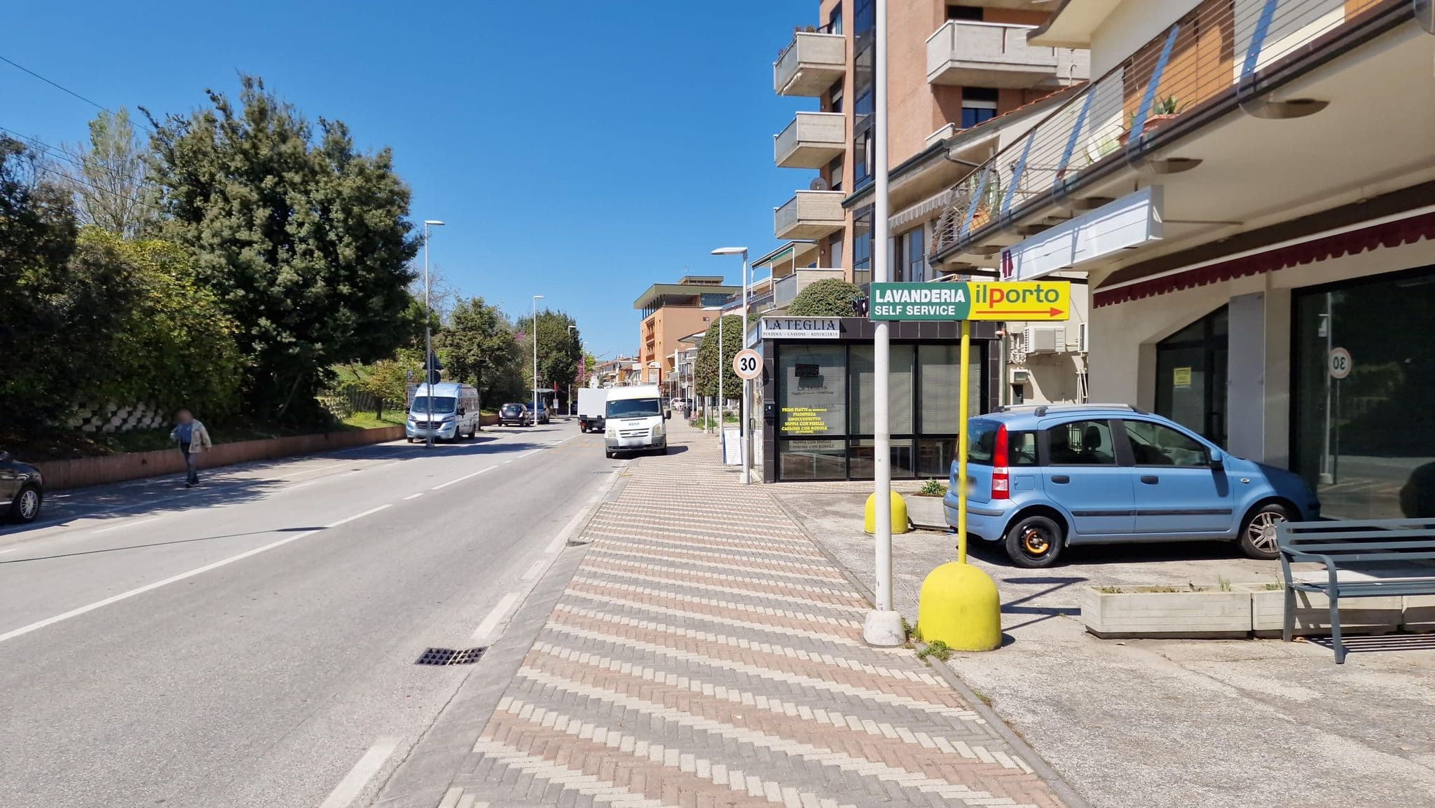 Street view near Residenza Paradiso, Bellaria-Igea Marina — © aigaspage1993 (CC BY-SA · Mapillary)