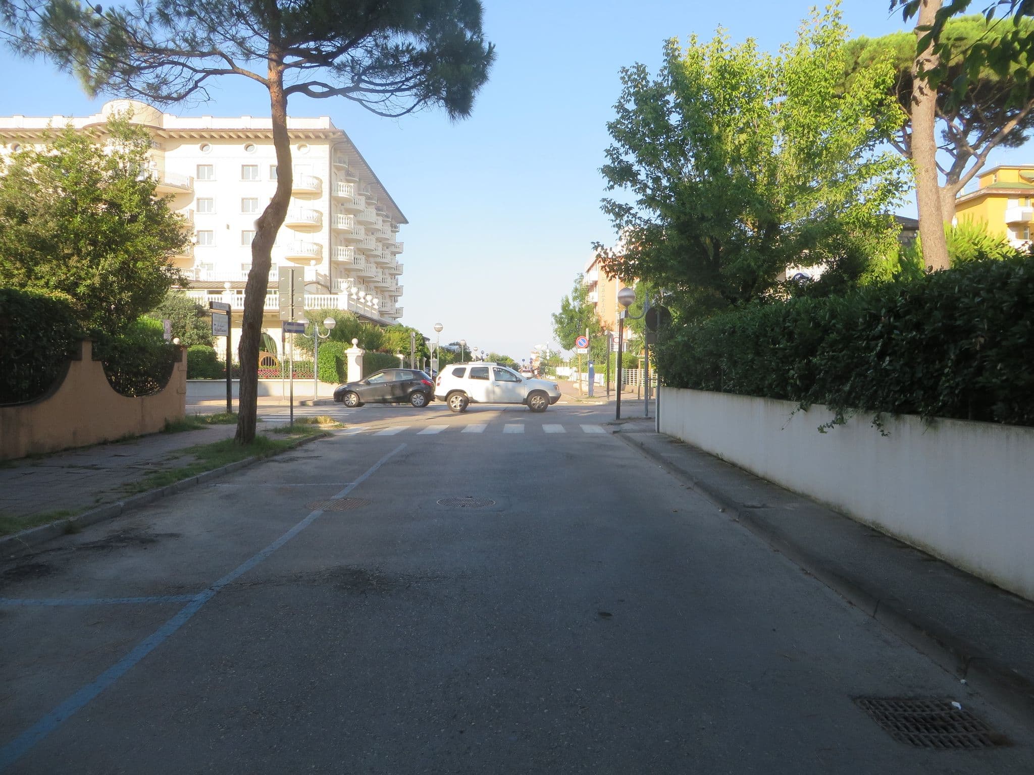 Street view near Hotel Parco Milano Marittima, Milano Marittima — © lary_fede (CC BY-SA · Mapillary)