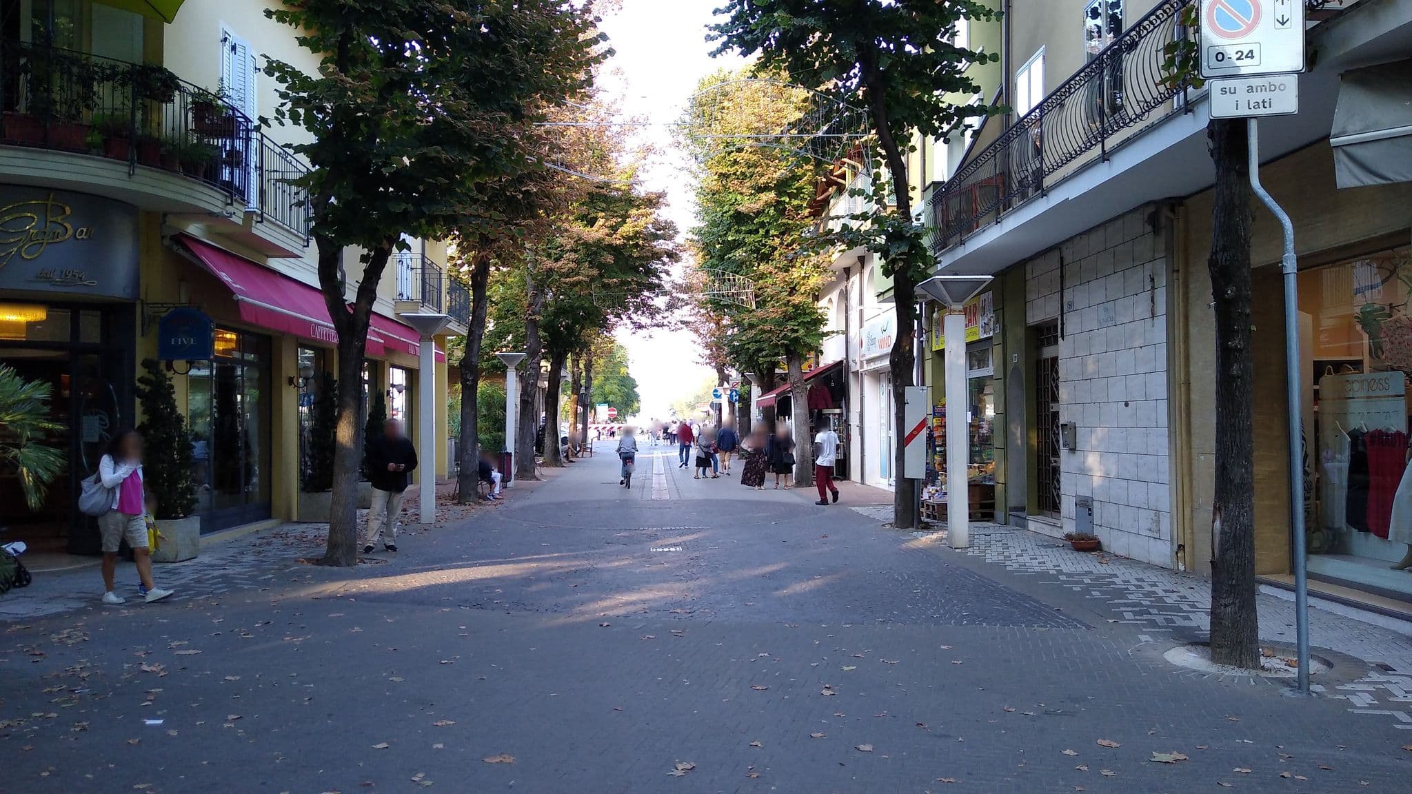 Street view near Hotel Picadilly, Bellaria-Igea Marina — © mike409 (CC BY-SA · Mapillary)