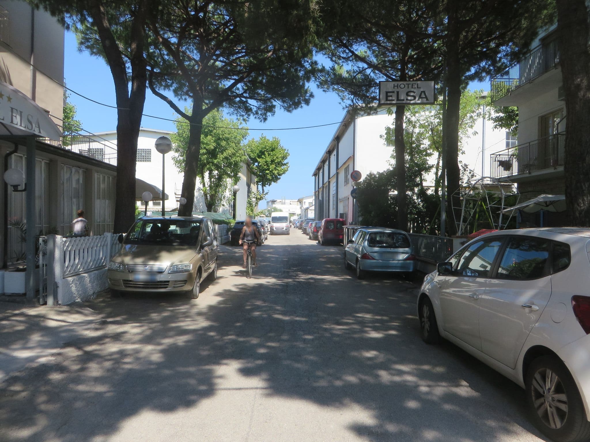 Street view near Albergo Hotel Columbia, Milano Marittima — © lary_fede (CC BY-SA · Mapillary)