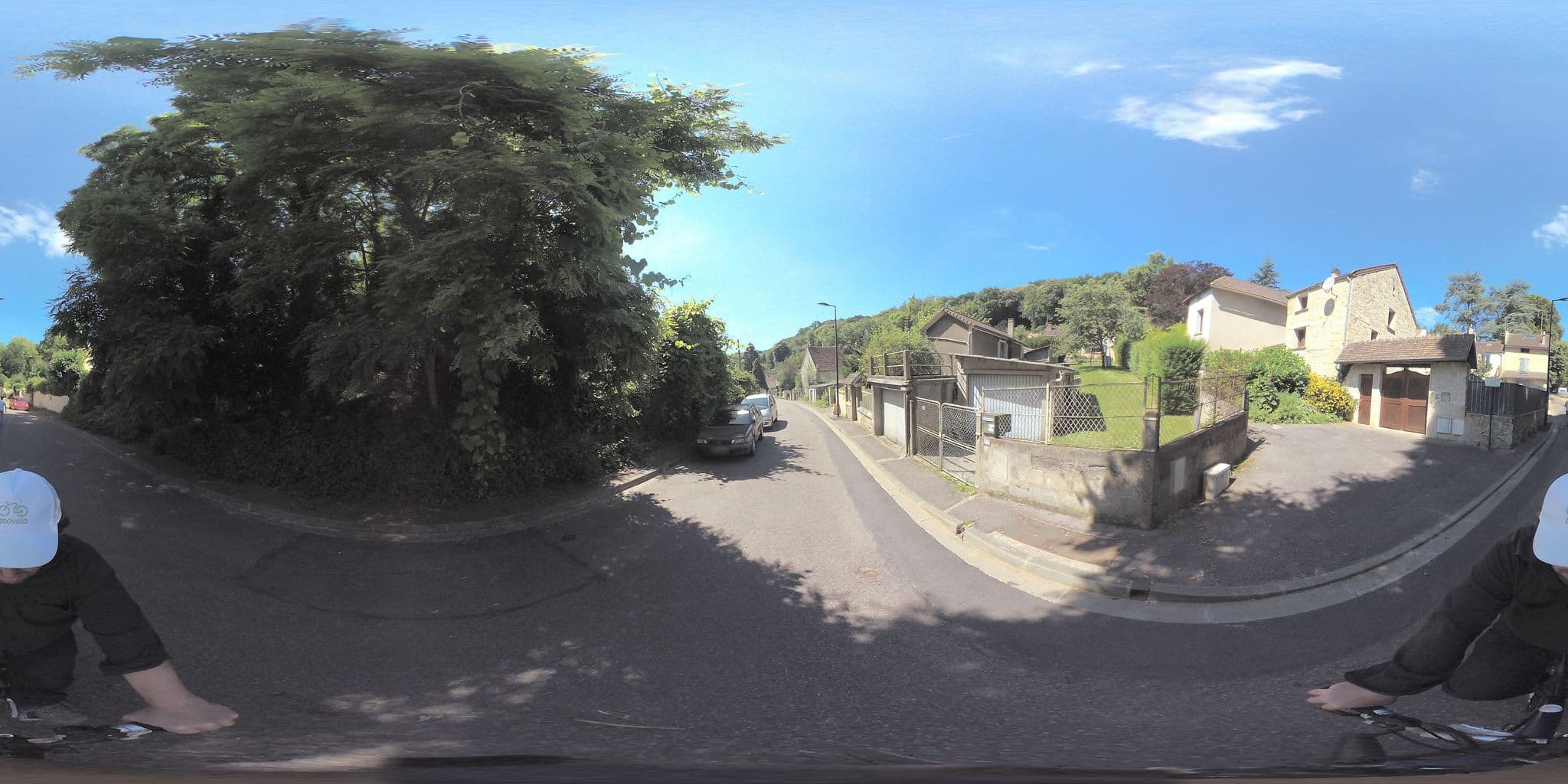 Street view near Roulotte La Vauréalienne, Vauréal — © geovelo (CC BY-SA · Mapillary)