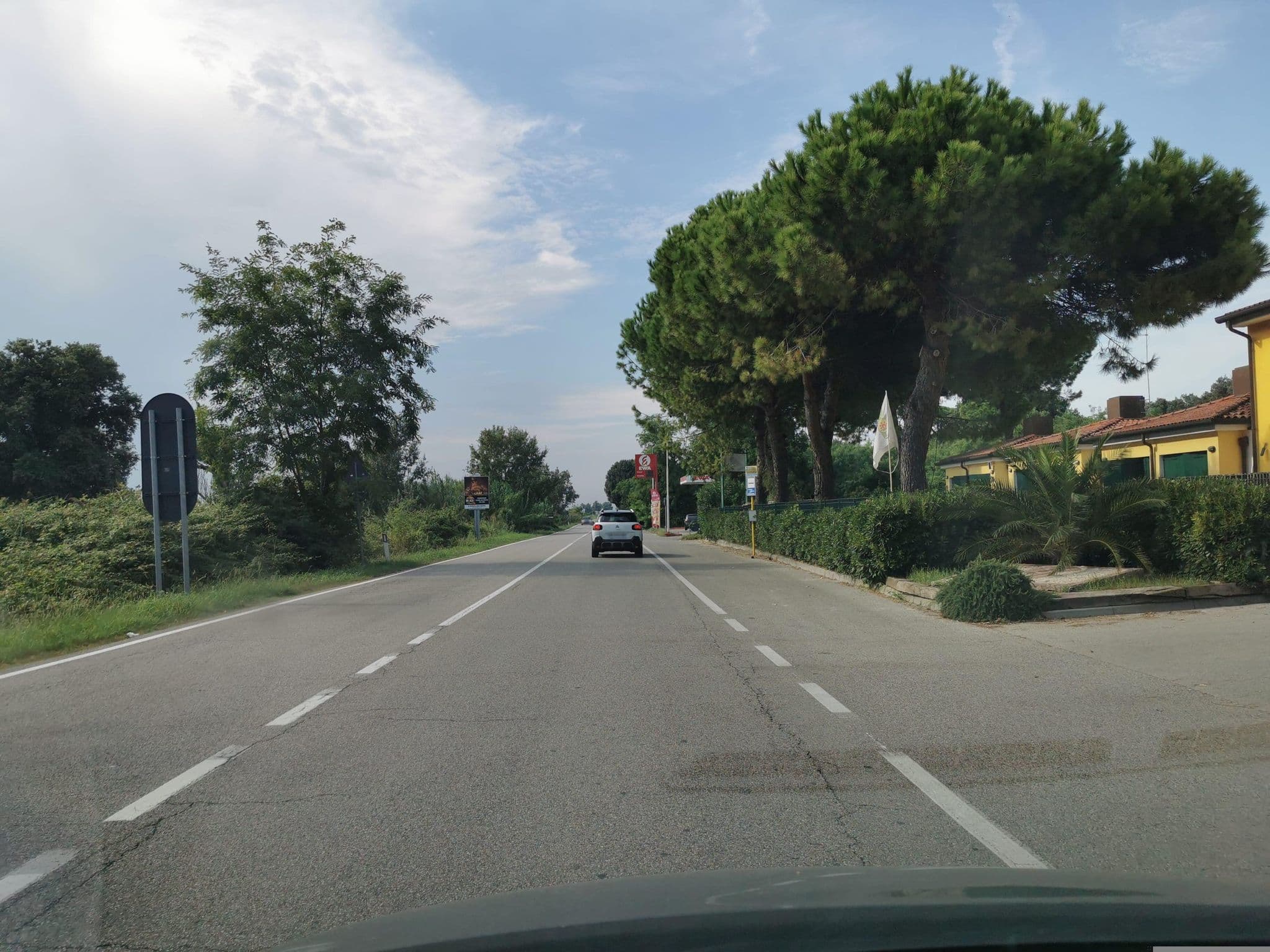 Street view near Fabilia Family Resort Rosolina Mare, Sant'Anna — © canfe (CC BY-SA · Mapillary)
