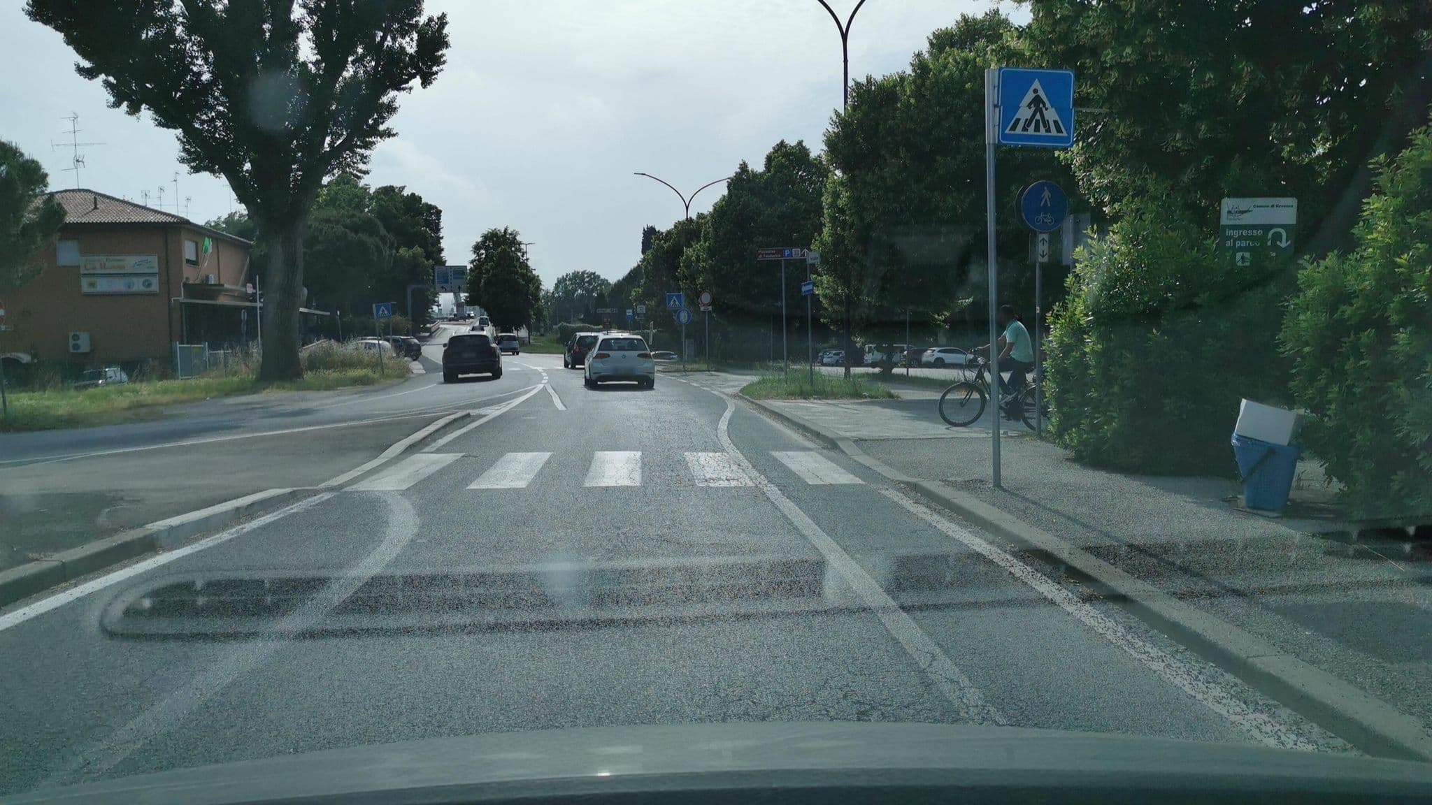 Street view near B & B La Rotonda sul Parco, Ravenna — © canfe (CC BY-SA · Mapillary)