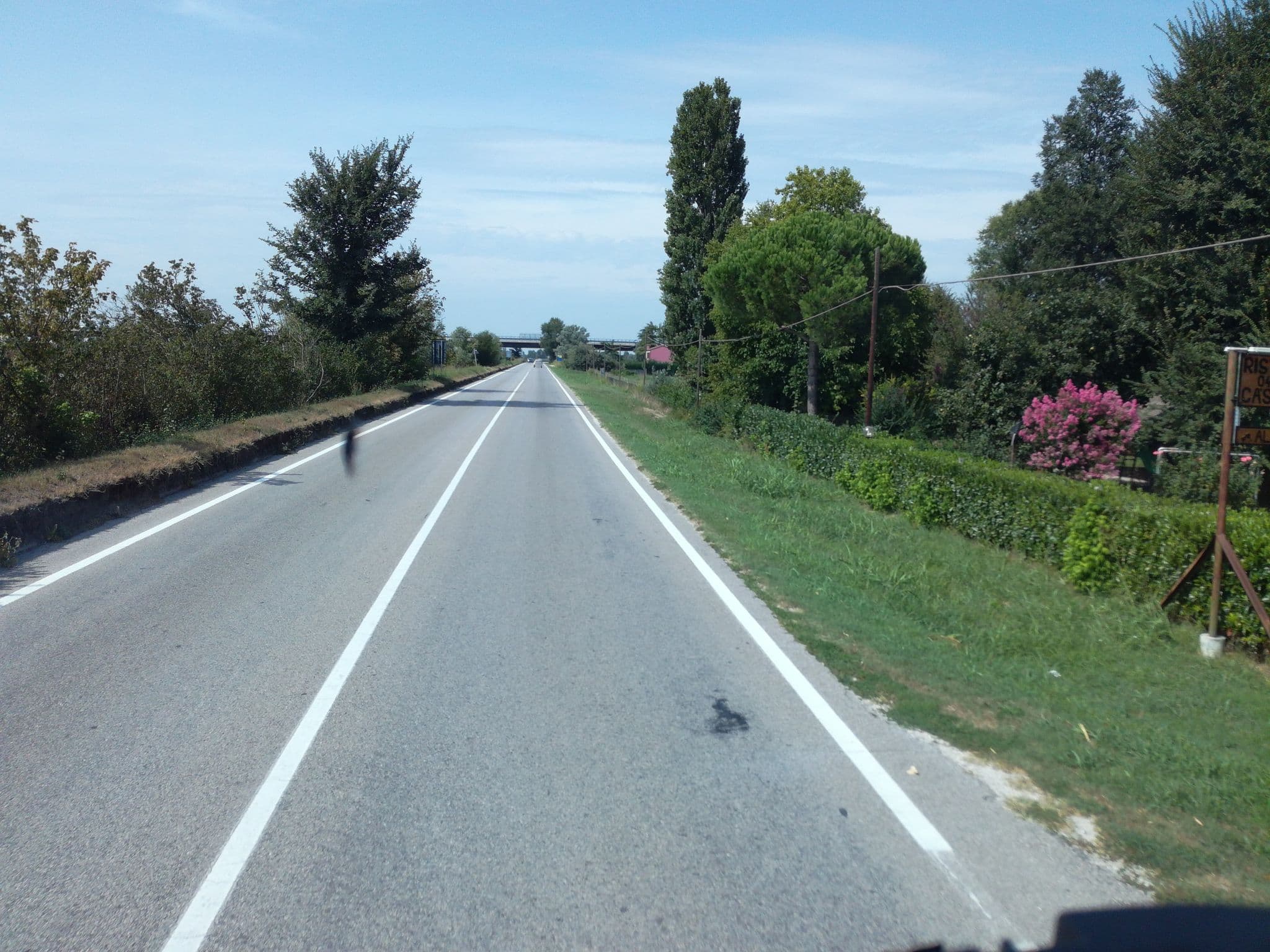 Street view near Cá Scirocco, Bottrighe — © klimakas (CC BY-SA · Mapillary)