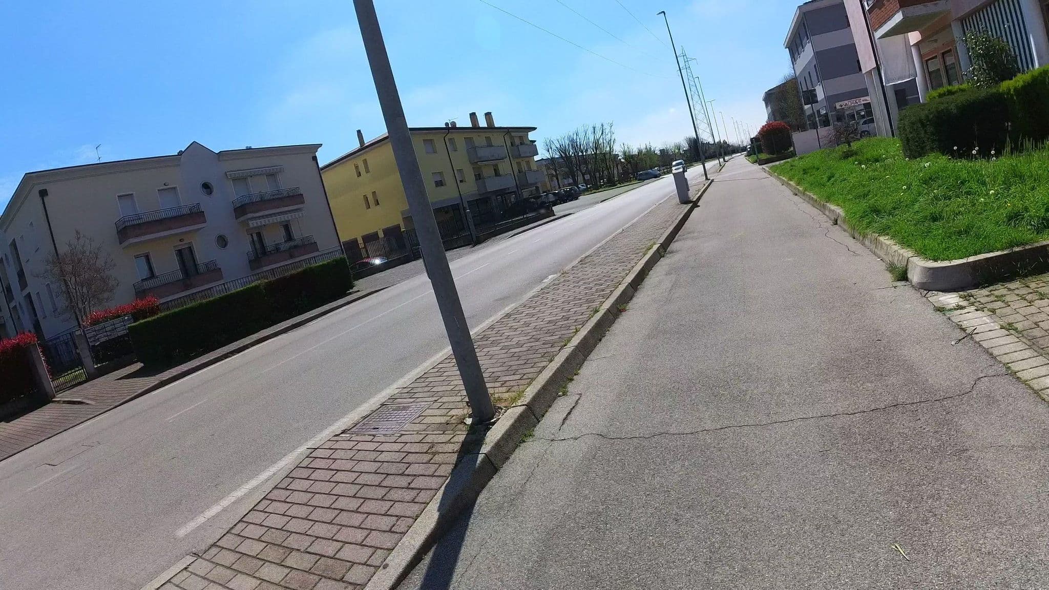 Street view near La Villa Hotel Fossò, Fossò — © elenadt (CC BY-SA · Mapillary)