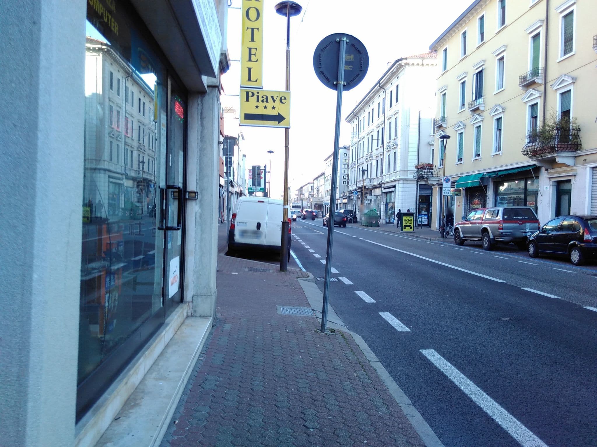 Street view near Angelica Home, Mestre — © lto (CC BY-SA · Mapillary)