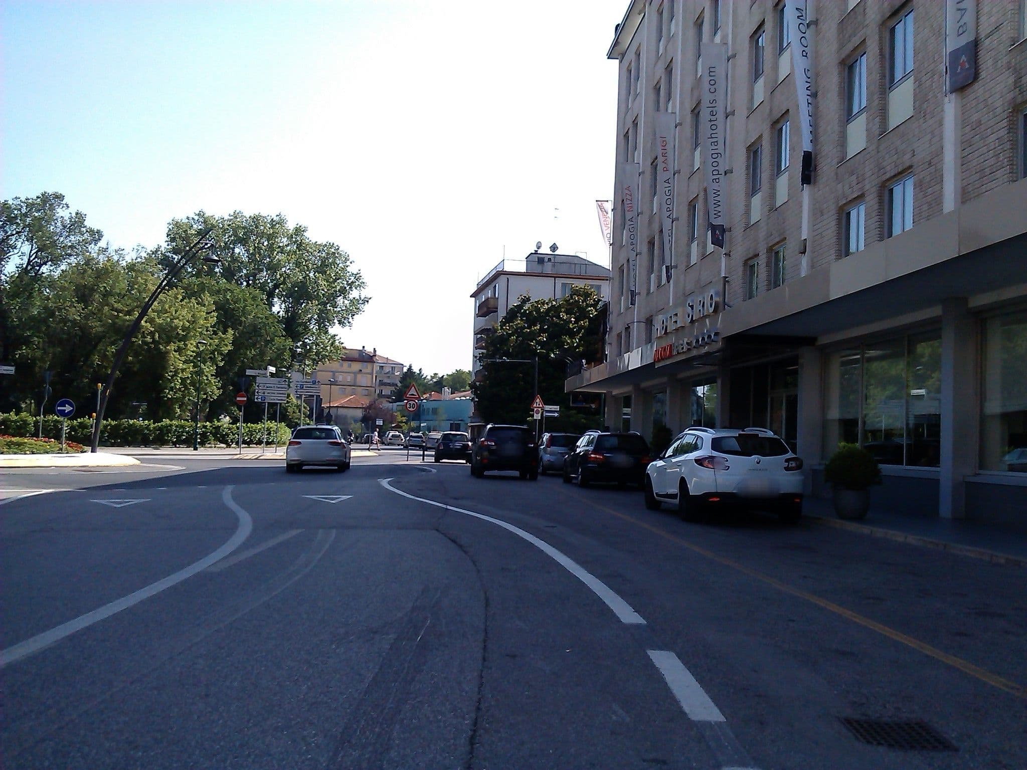 Street view near Hotel Apogia Sirio Venezia, Mestre — © changchun1 (CC BY-SA · Mapillary)