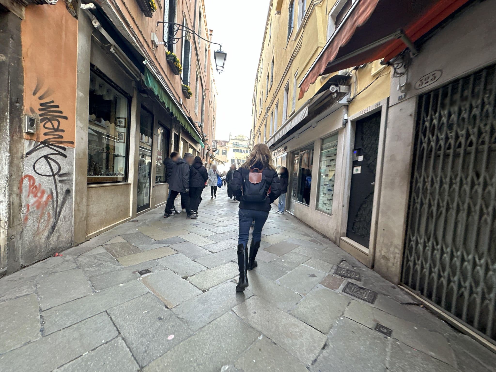 Street view near Agli Artisti, Venice — © quickness805 (CC BY-SA · Mapillary)
