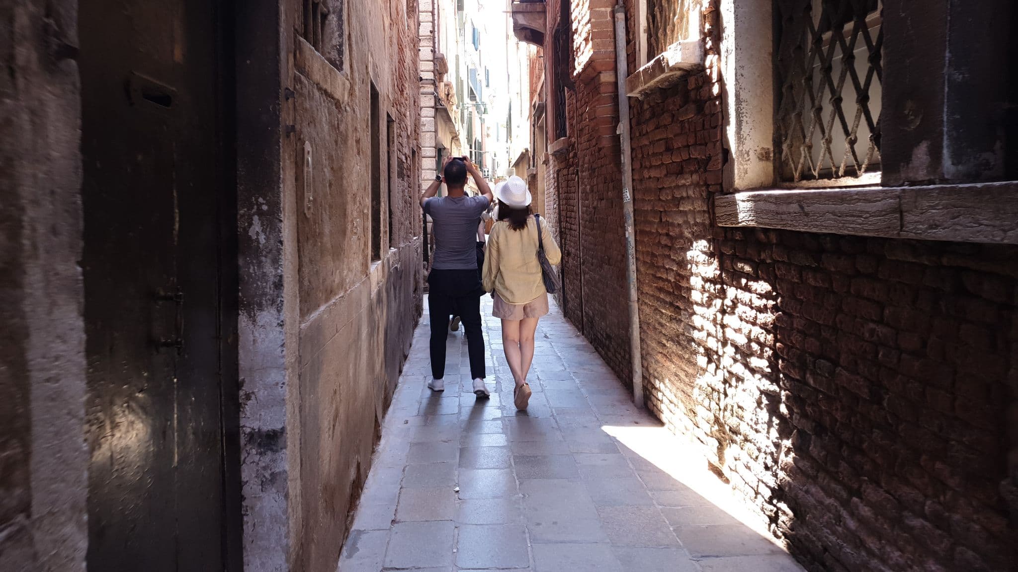 Street view near Ca' Zora, Venice — © jopparn (CC BY-SA · Mapillary)