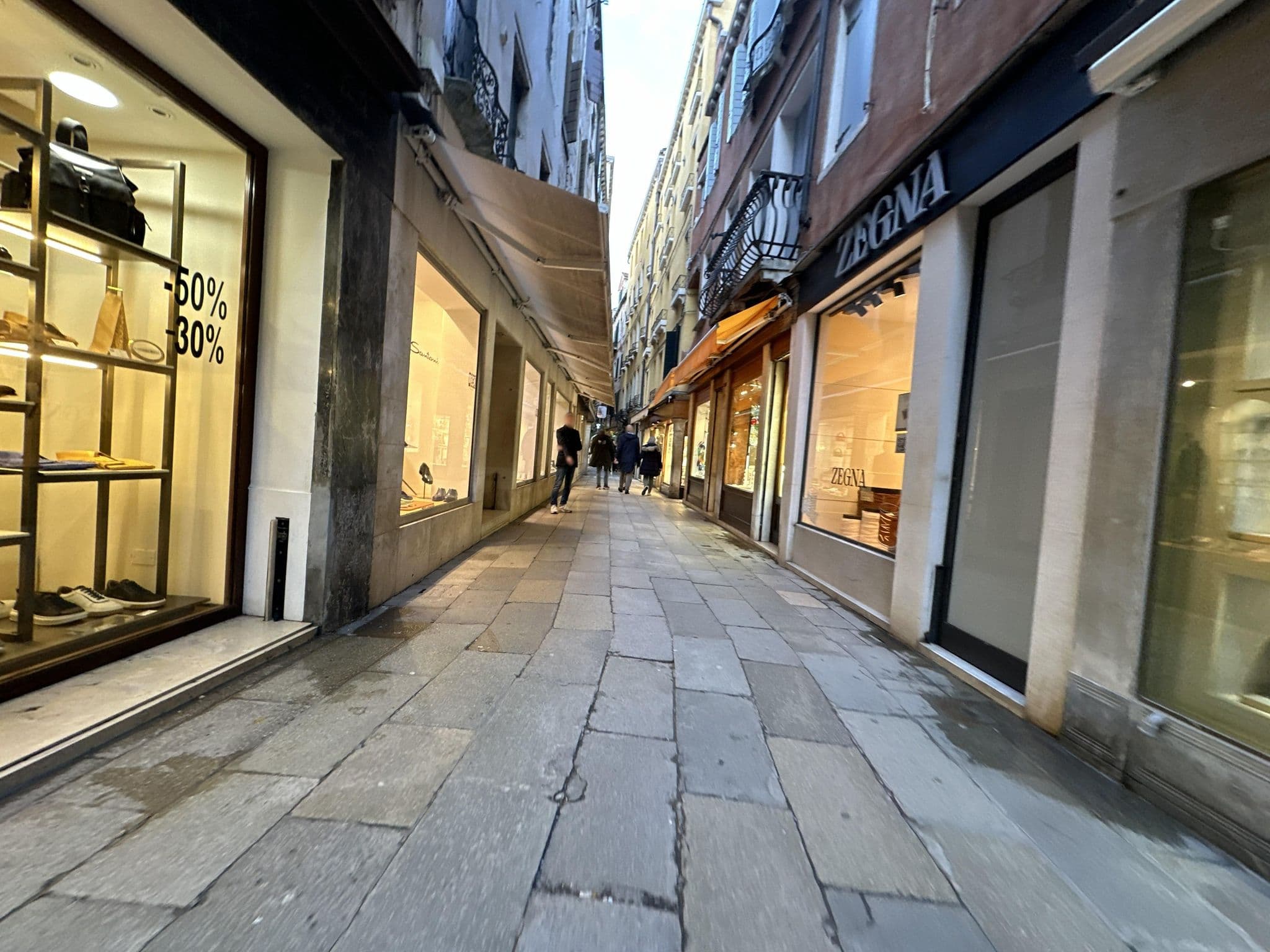 Street view near Olli SAS di Luciana Bennati & C., Venice — © quickness805 (CC BY-SA · Mapillary)