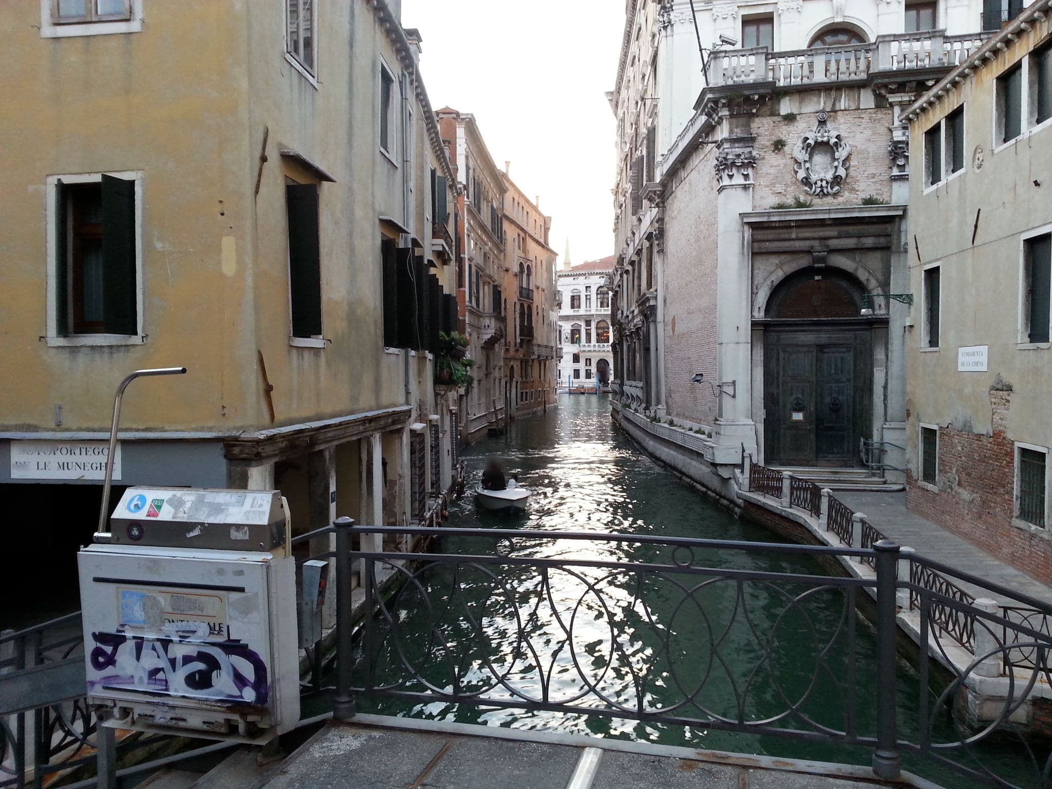 Street view near Alloggi Alla Rivetta, Venice — © angelika_flasse (CC BY-SA · Mapillary)
