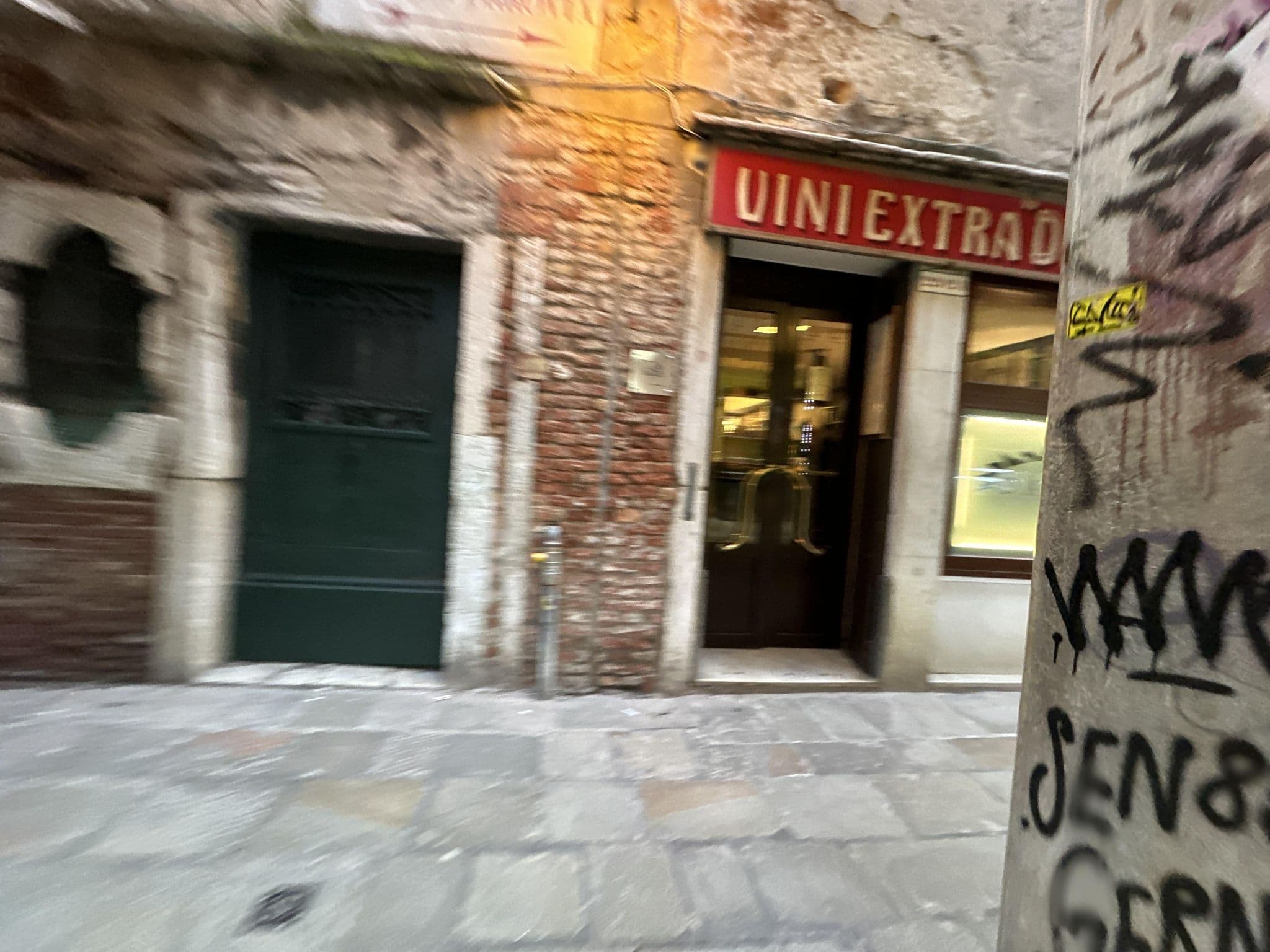 Street view near Ai Sognatori Venezia, Venice — © quickness805 (CC BY-SA · Mapillary)