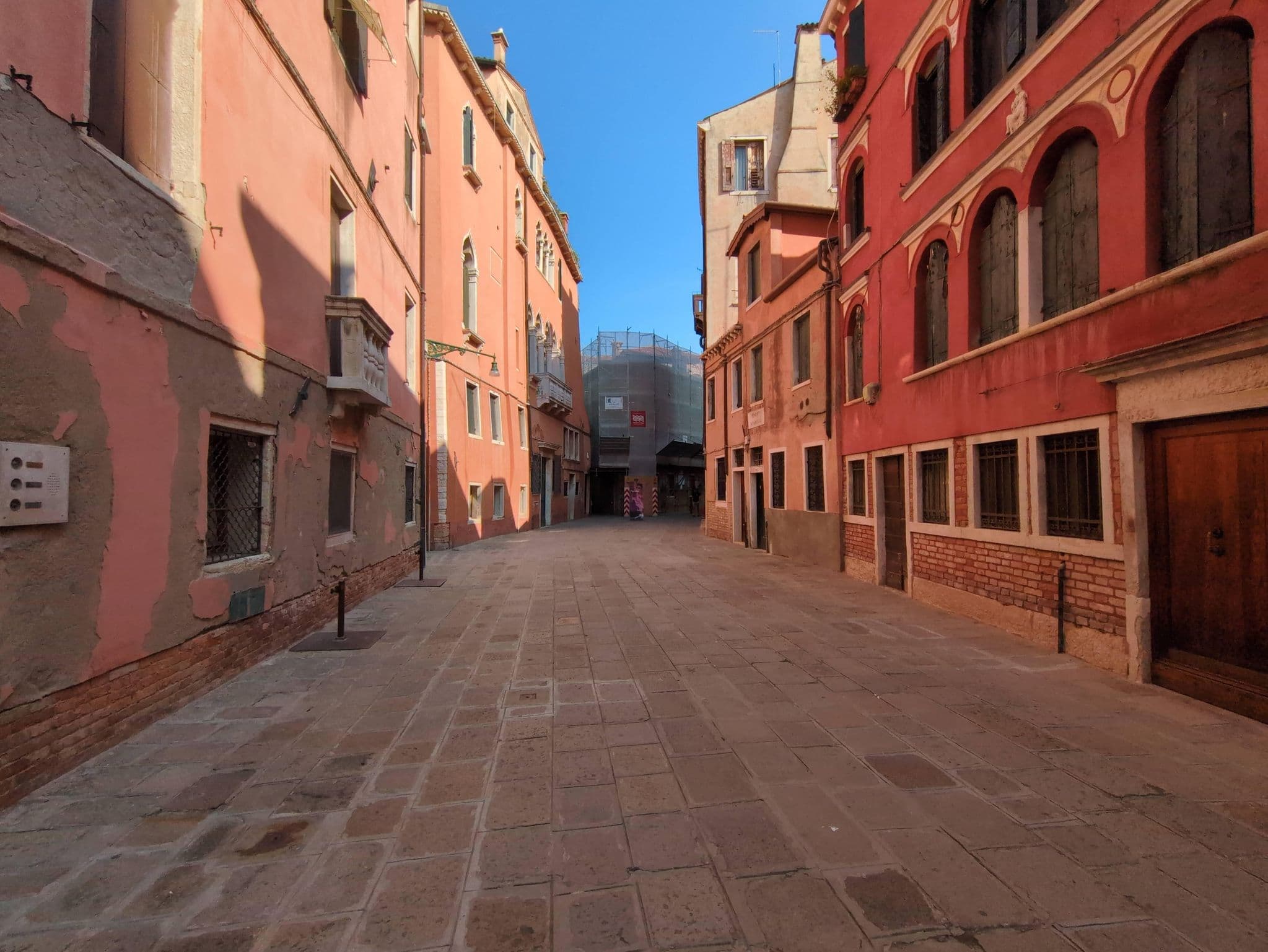 Street view near Venice Academy, Venice — © jacopofar (CC BY-SA · Mapillary)