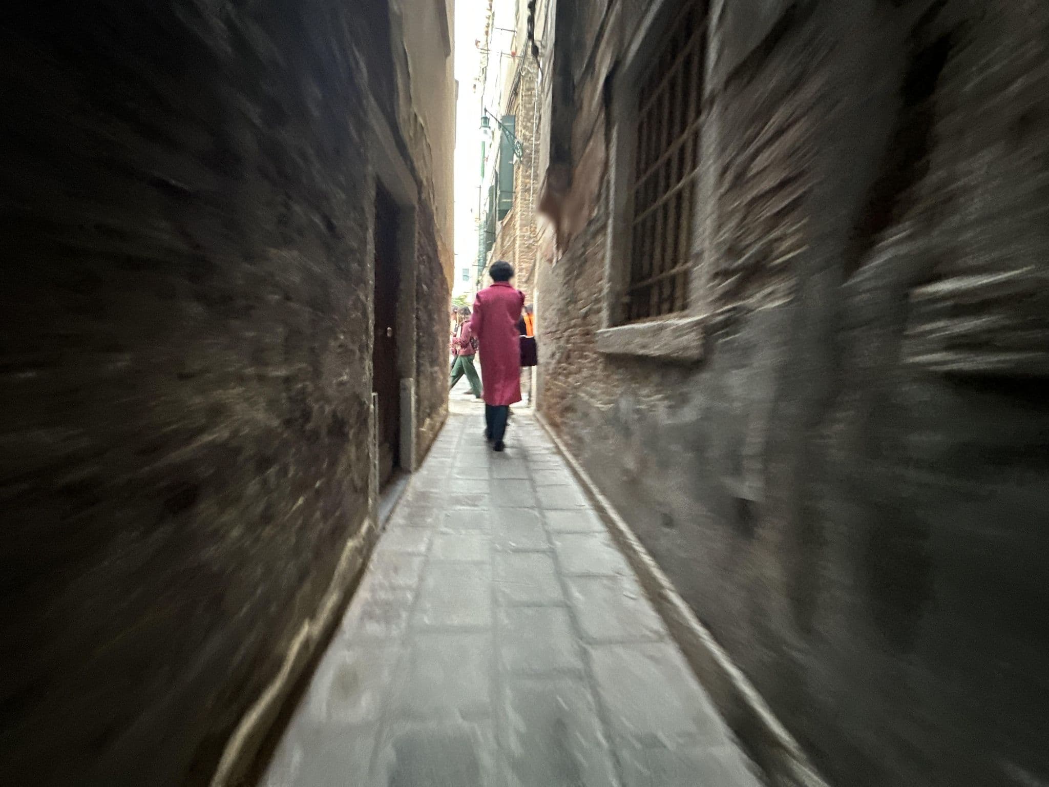 Street view near Venice House, Venice — © quickness805 (CC BY-SA · Mapillary)