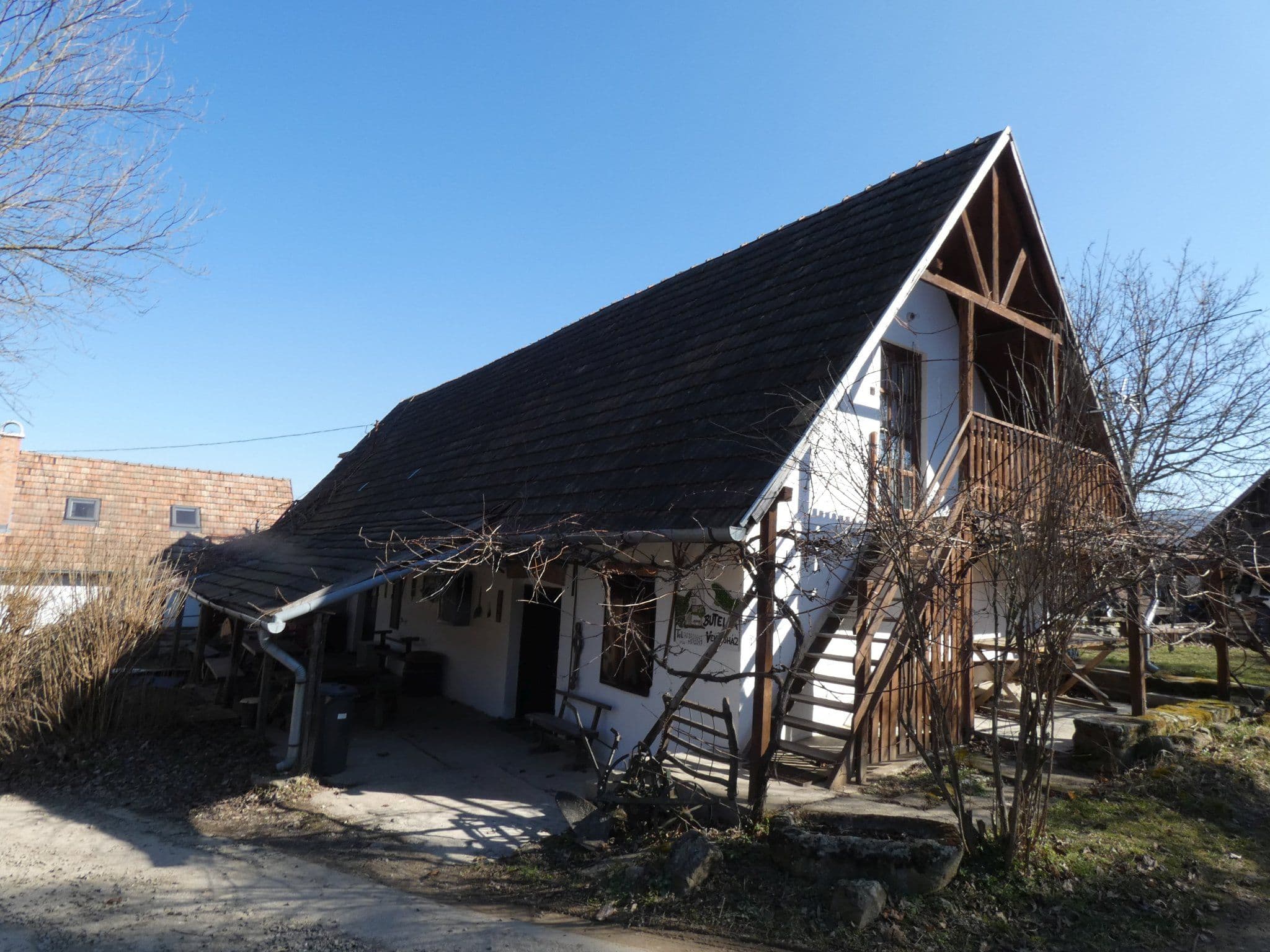 Street view near Butella vendégház és borozó, Čata — © utvonalfelmeresek (CC BY-SA · Mapillary)