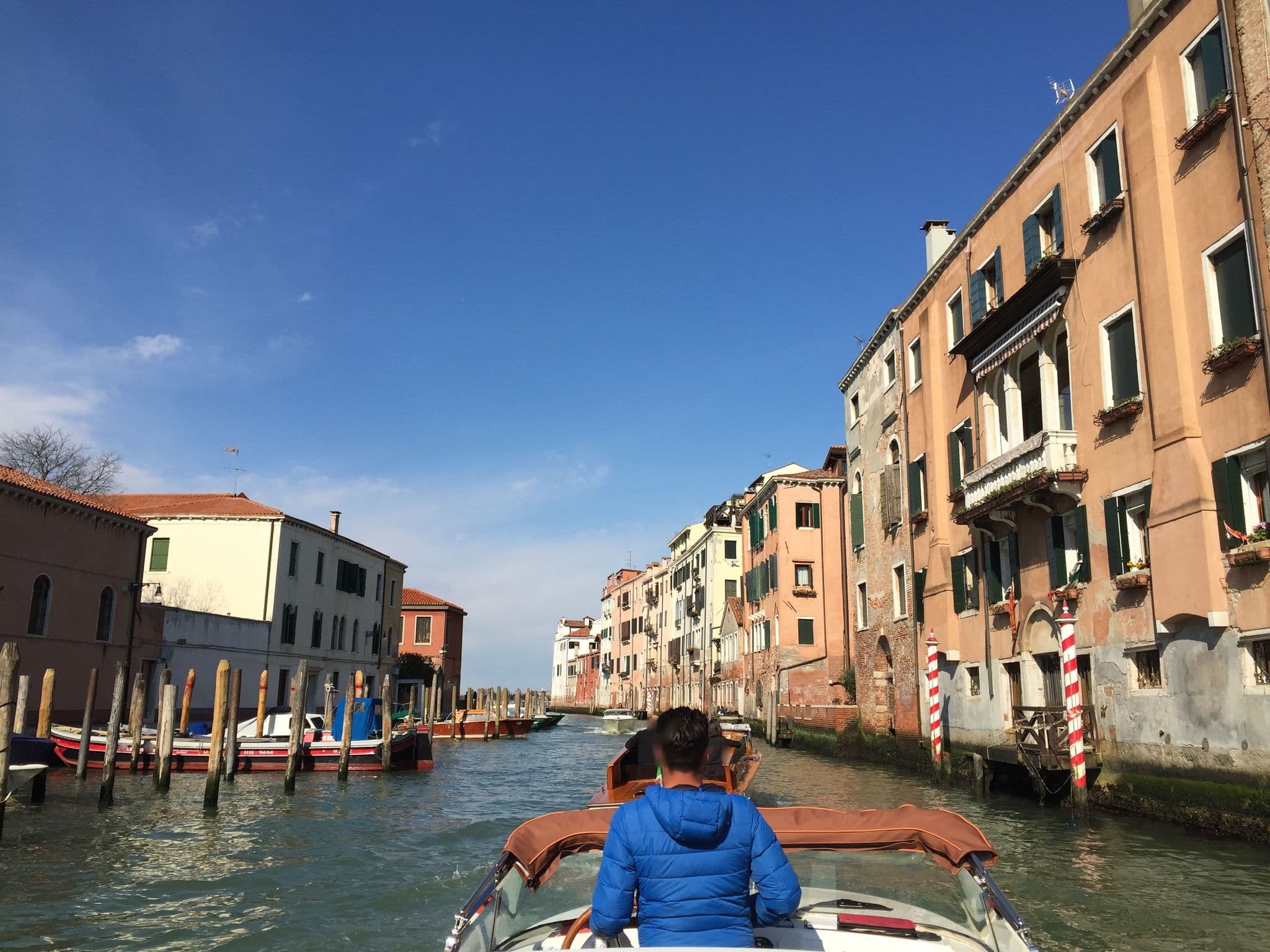 Street view near Residenza Universitaria Hostel Abazia, Venice — © nb410 (CC BY-SA · Mapillary)