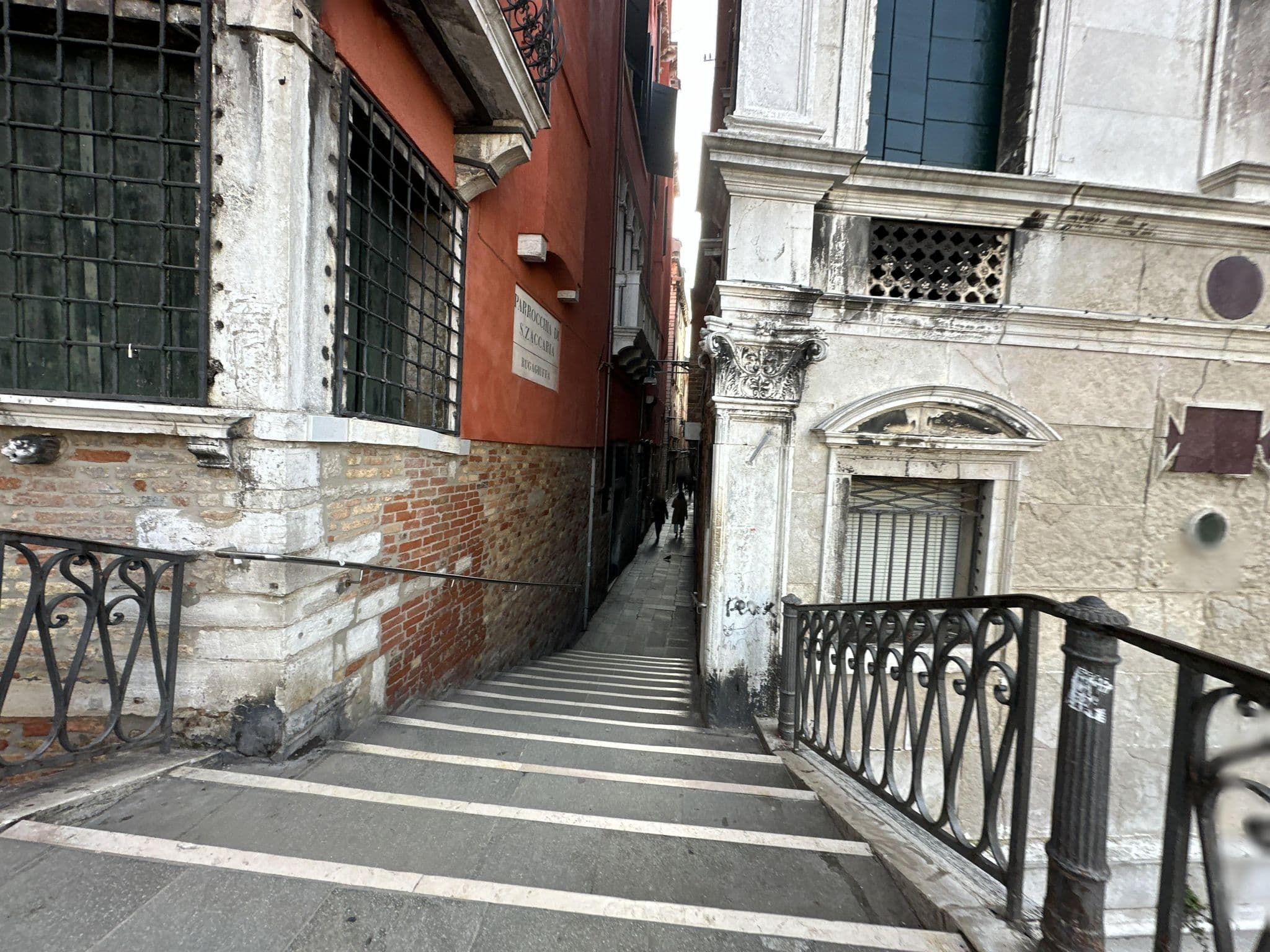 Street view near La Porta d'Oriente B&B, Venice — © quickness805 (CC BY-SA · Mapillary)