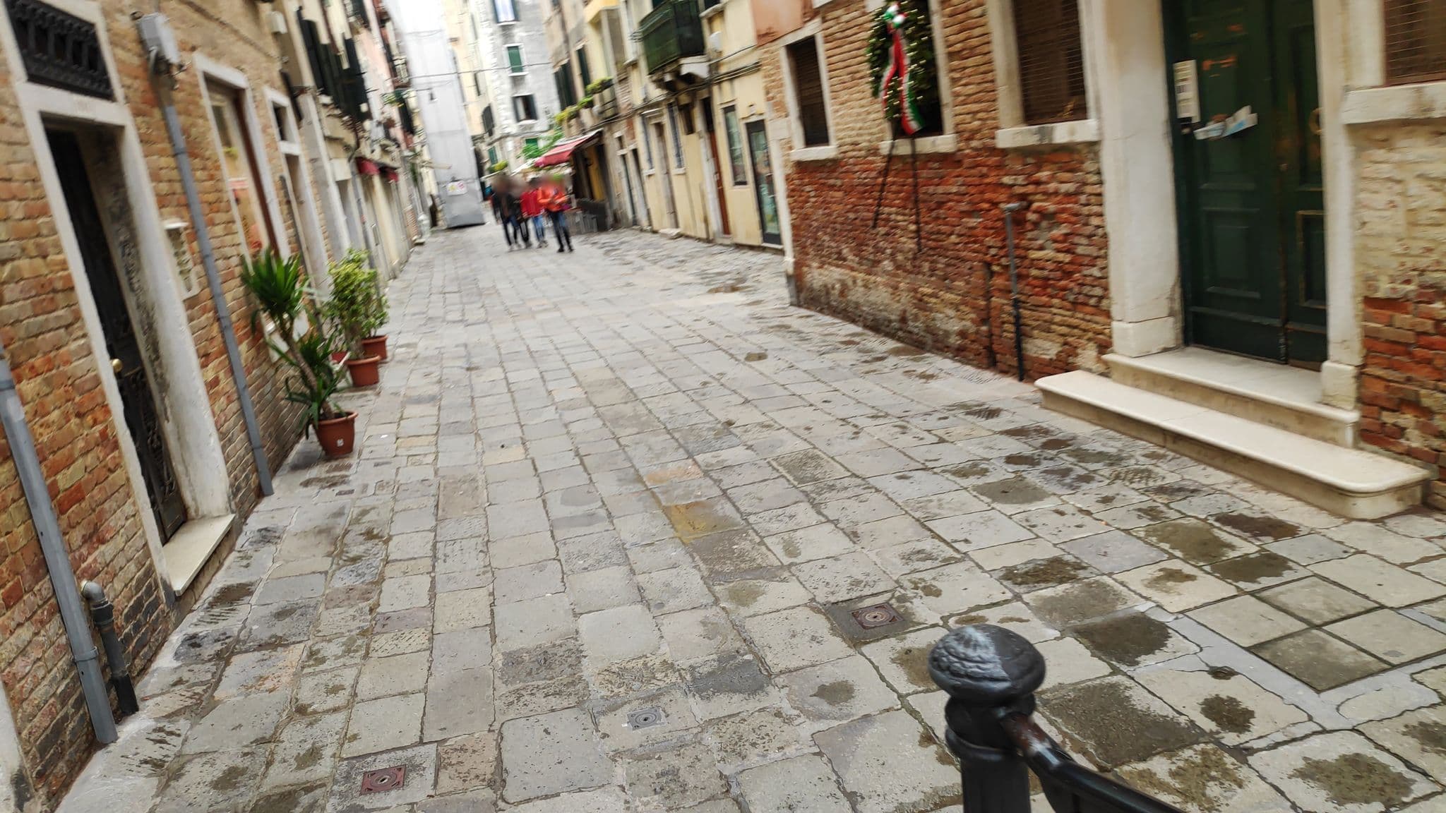 Street view near Cà Francesco, Venice — © marcuscalabresus (CC BY-SA · Mapillary)