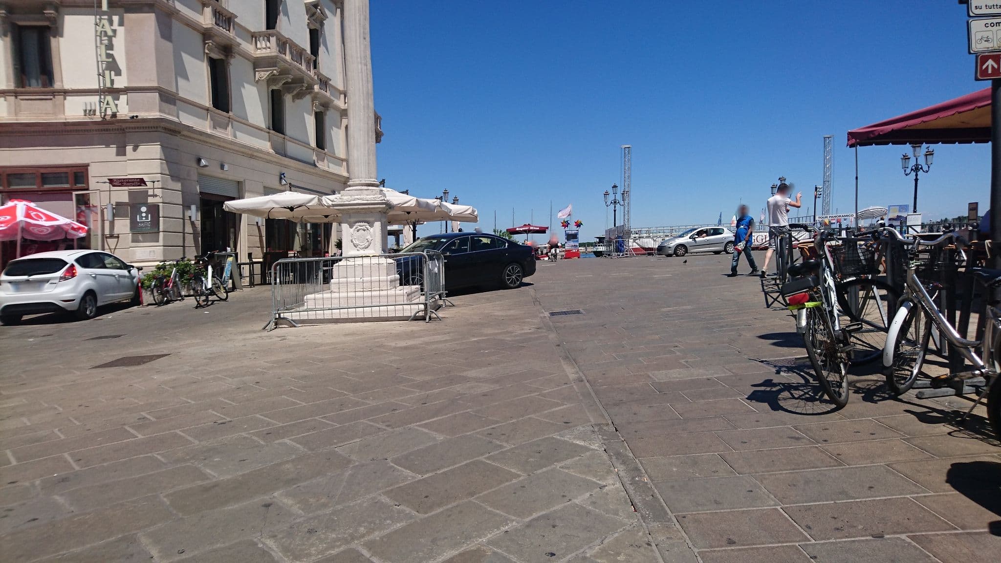 Street view near Lounge Bar Il Baruffino im Hotel Grande Italia, Chioggia — © voschix (CC BY-SA · Mapillary)