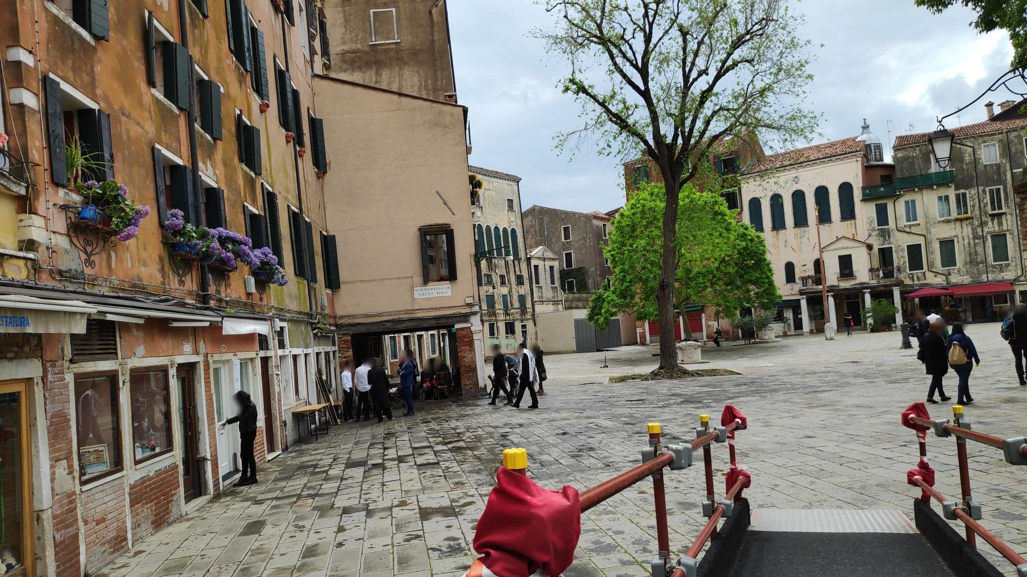 Street view near Kosher House, Venice — © marcuscalabresus (CC BY-SA · Mapillary)