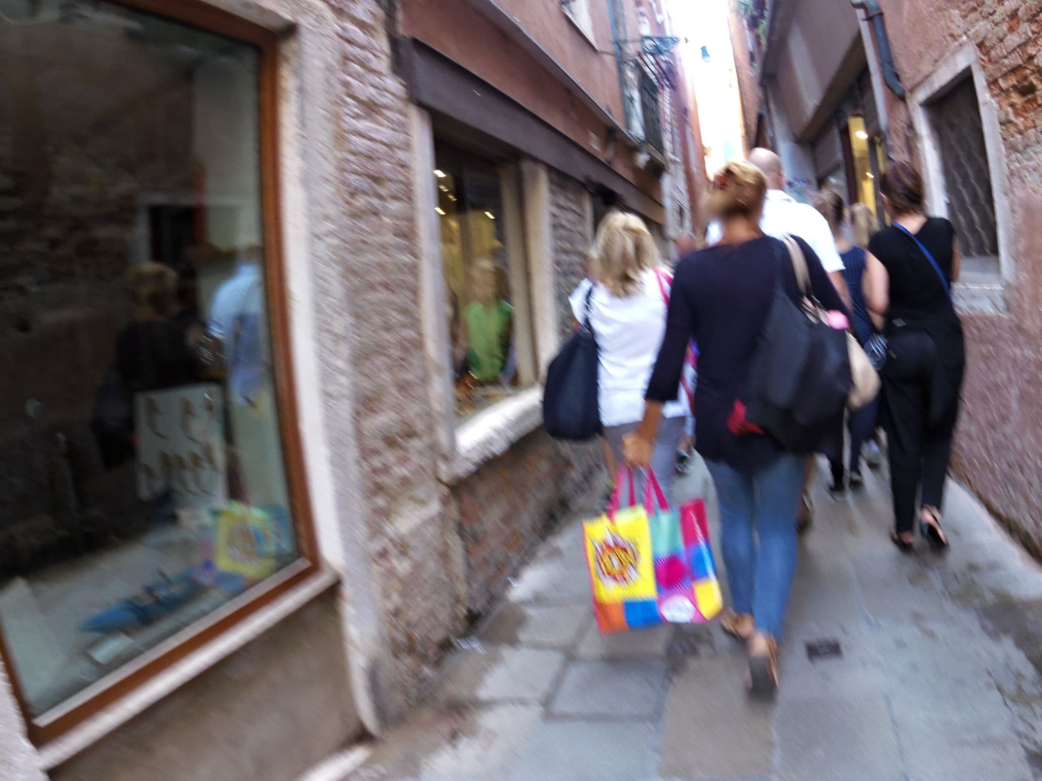 Street view near Bed and Breakfast La Fenice, Venice — © czmrtn (CC BY-SA · Mapillary)