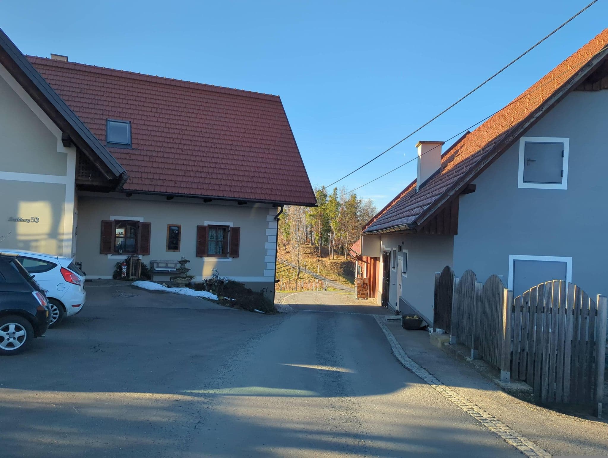 Street view near Buschenschank Skringer, Gleinstätten — © djpixel (CC BY-SA · Mapillary)