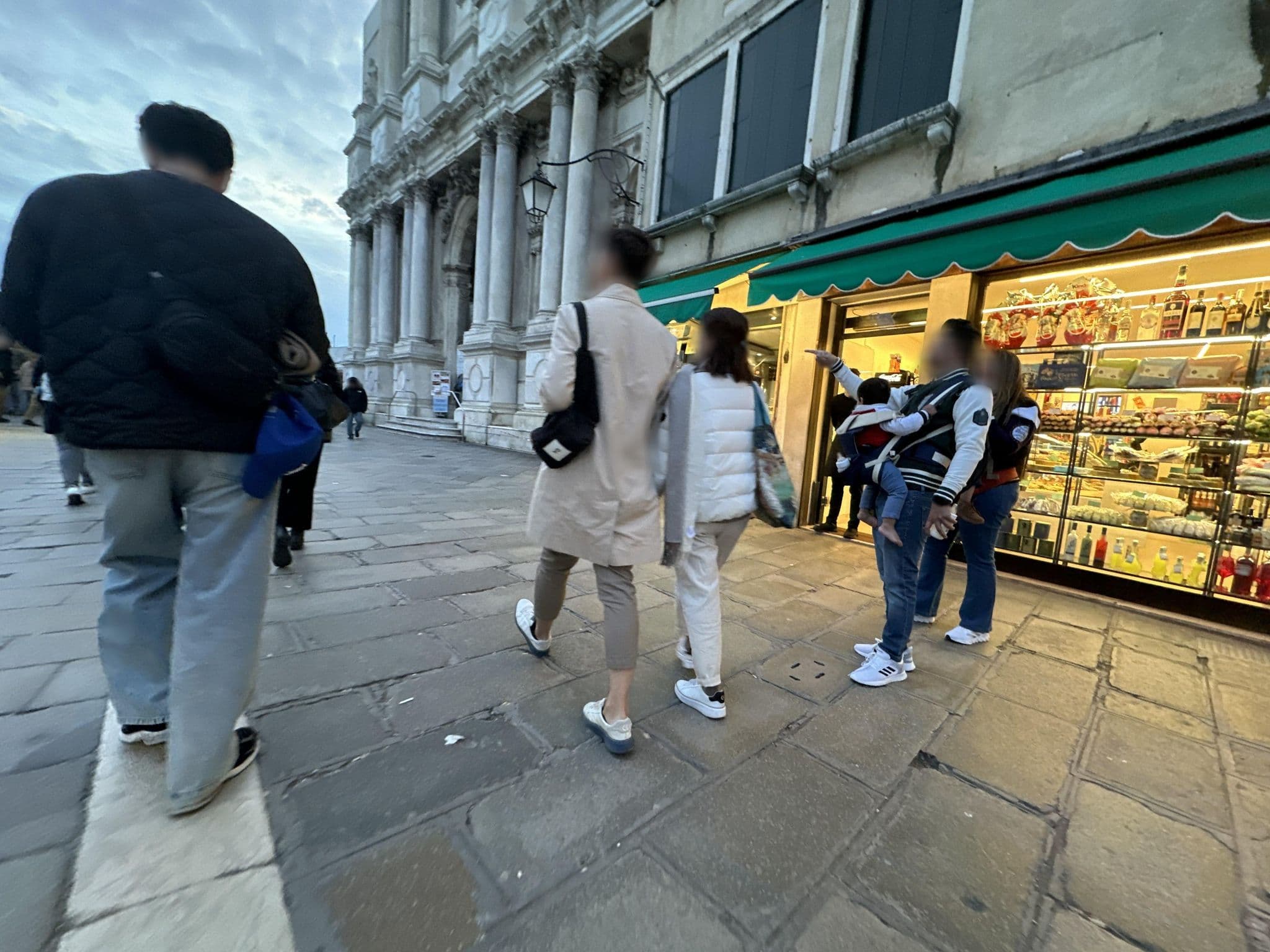 Street view near Abbazia De Luxe di Ferro Francesca, Venice — © quickness805 (CC BY-SA · Mapillary)