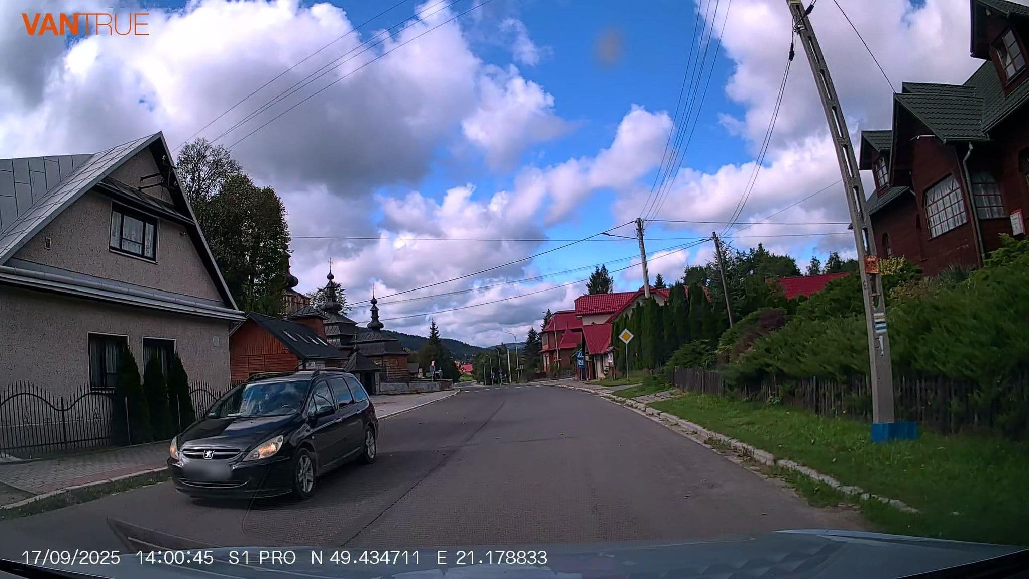Street view near Rozdroże, Zborov — © Driven2574 (CC BY-SA · Mapillary)