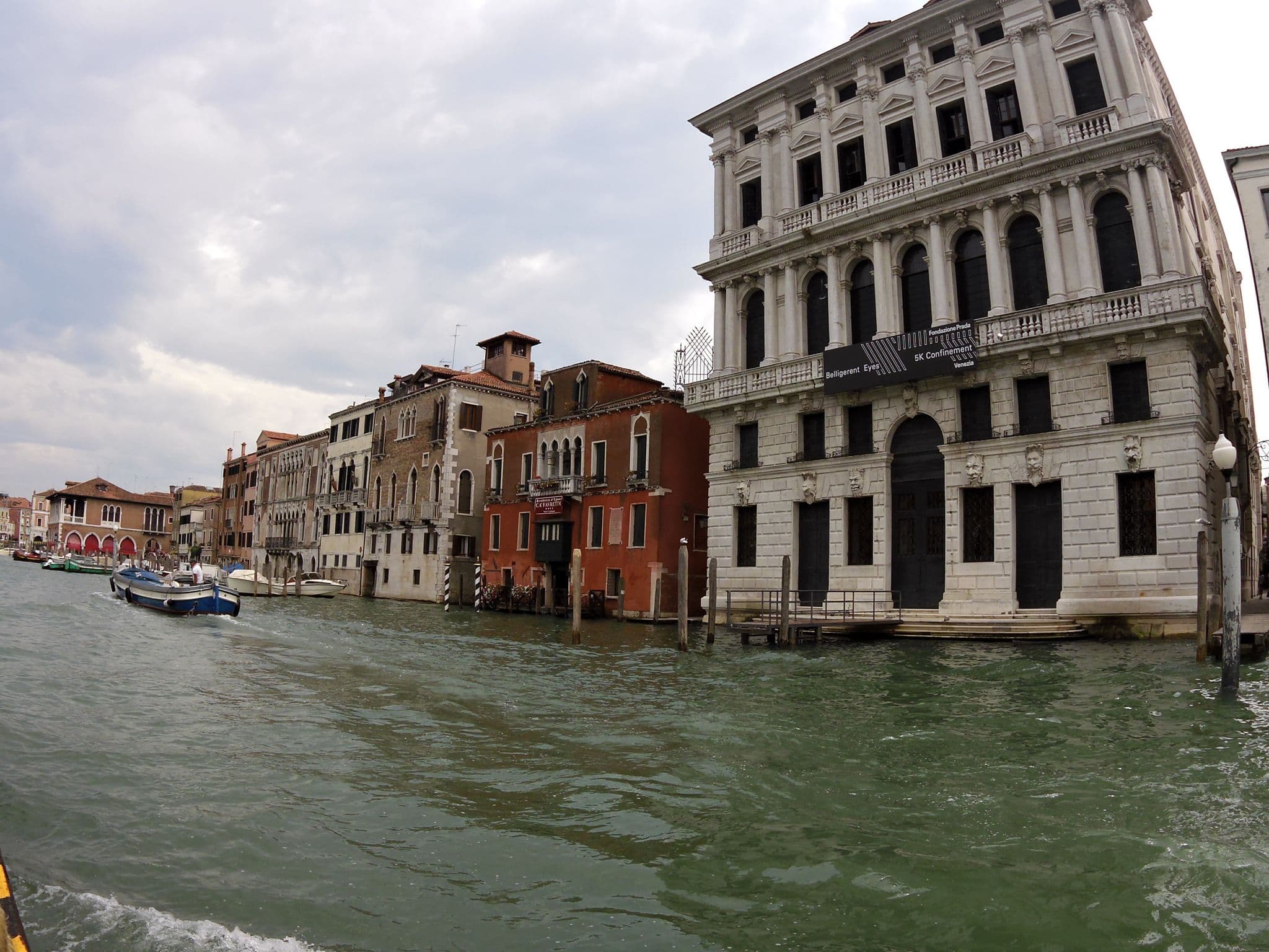 Street view near Residenza d'epoca Ca Favretto, Venice — © czmrtn (CC BY-SA · Mapillary)