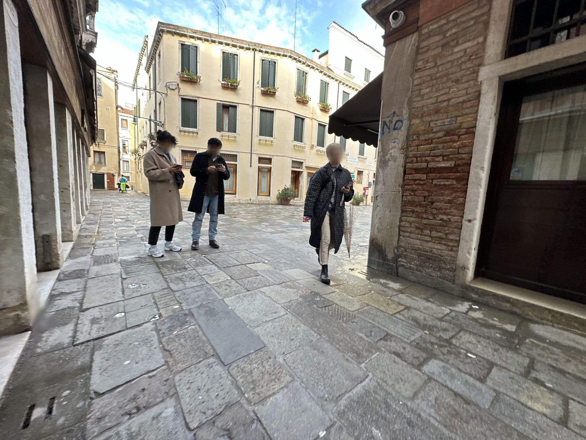 Street view near Ca' Bragadin Carabba, Venice — © quickness805 (CC BY-SA · Mapillary)