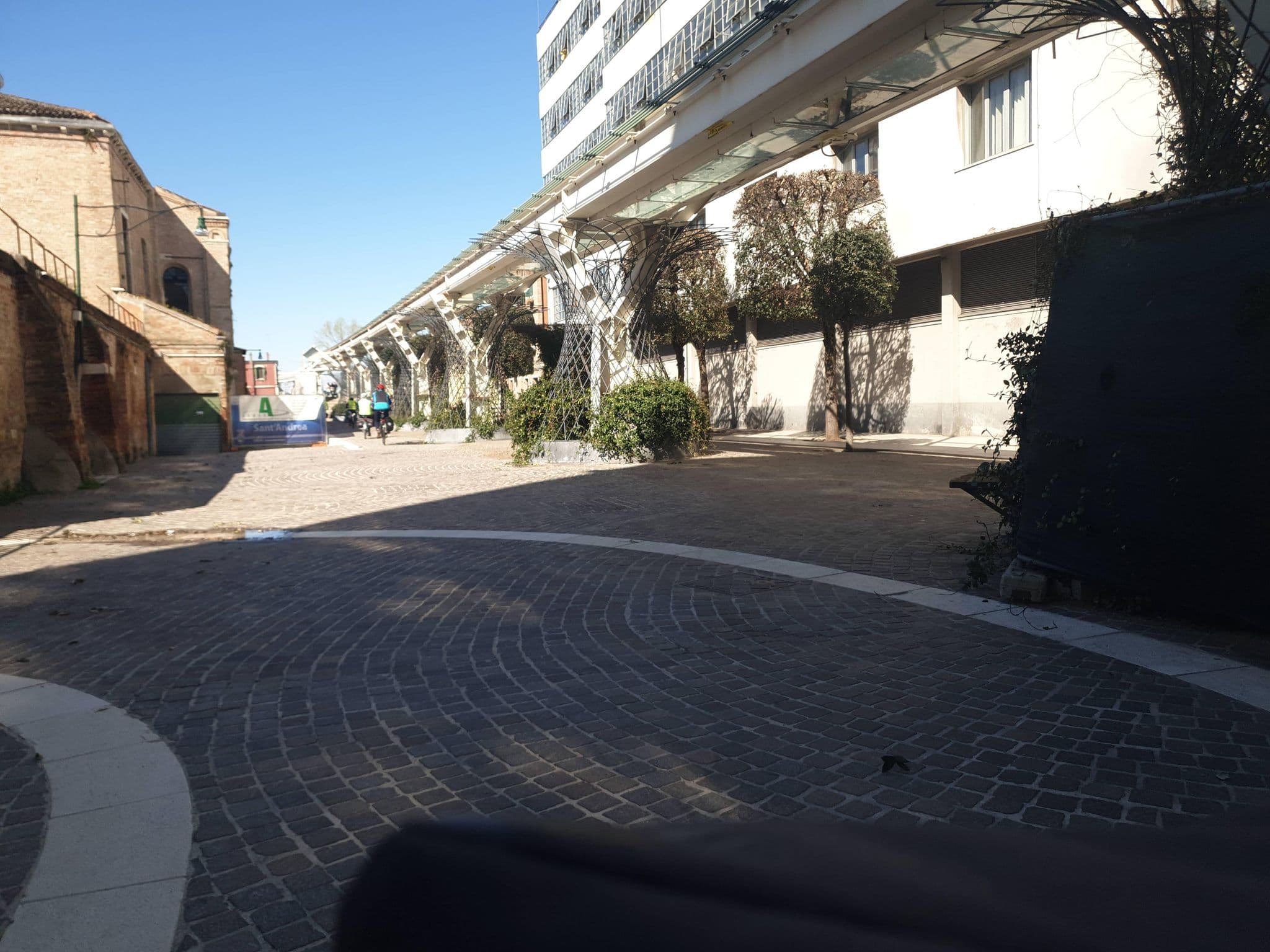Street view near Venicedire, Venice — © voschix (CC BY-SA · Mapillary)