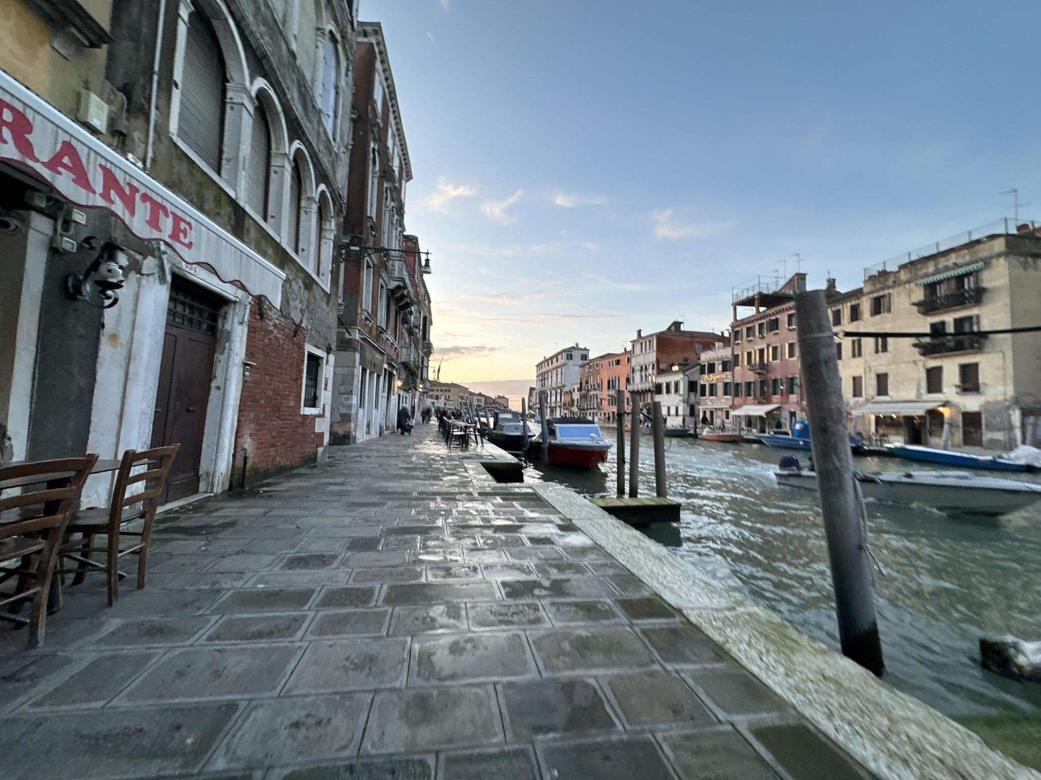 Street view near Cà alla Colombina, Venice — © quickness805 (CC BY-SA · Mapillary)