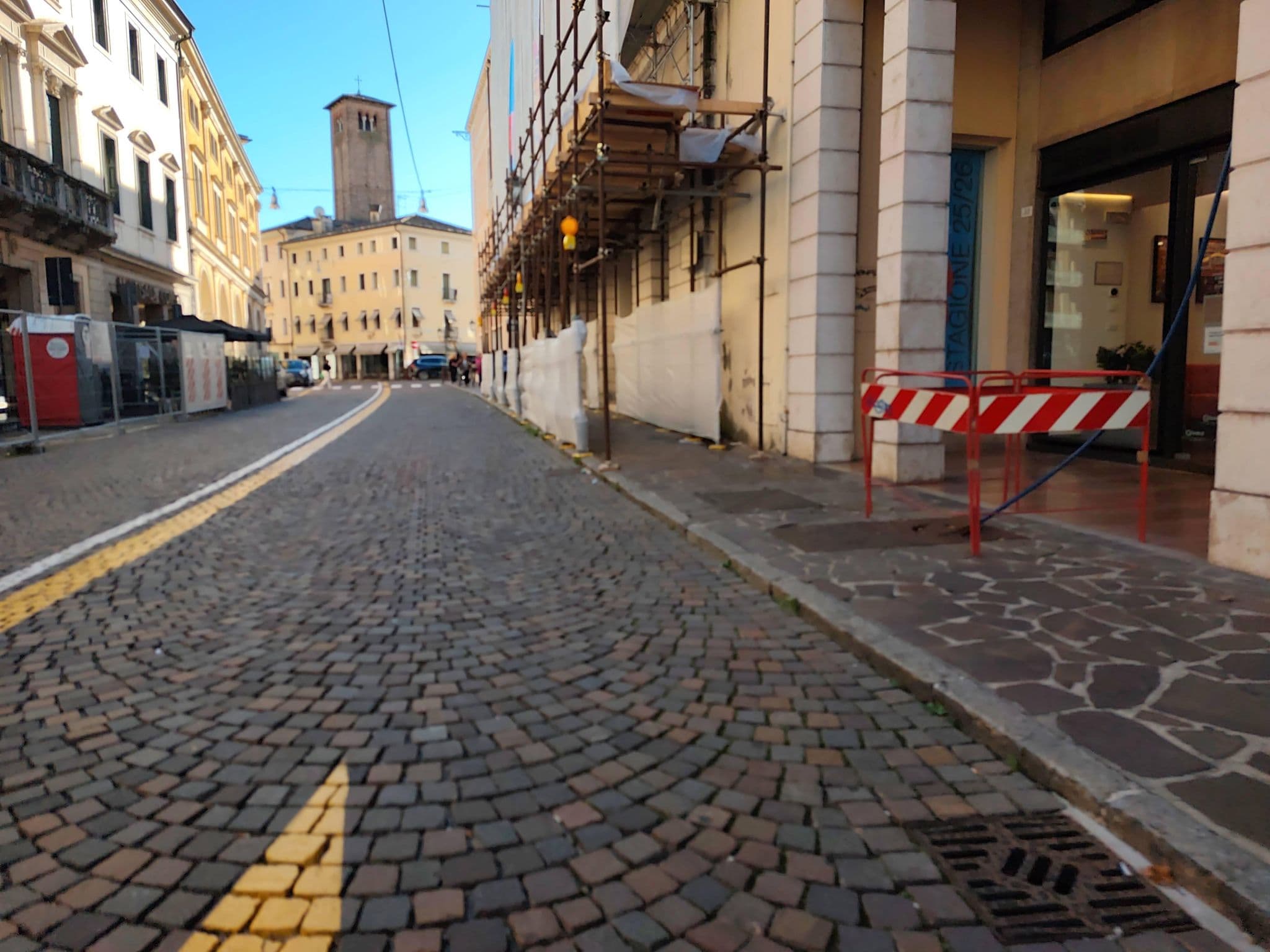 Street view near Dimora Del Teatro, Treviso — © Duro (CC BY-SA · Mapillary)