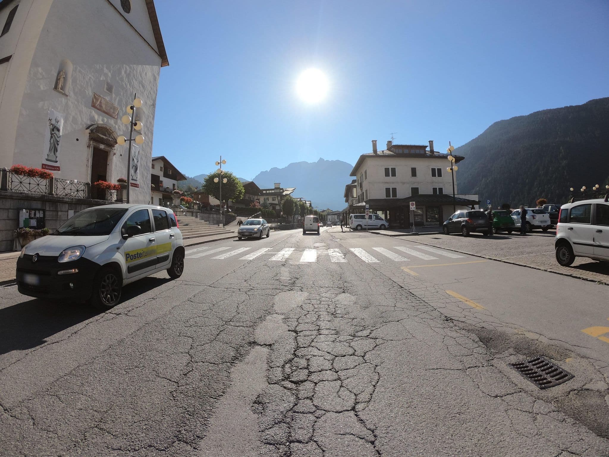Street view near Albergo Lago Antorno, Auronzo — © joostjakob (CC BY-SA · Mapillary)