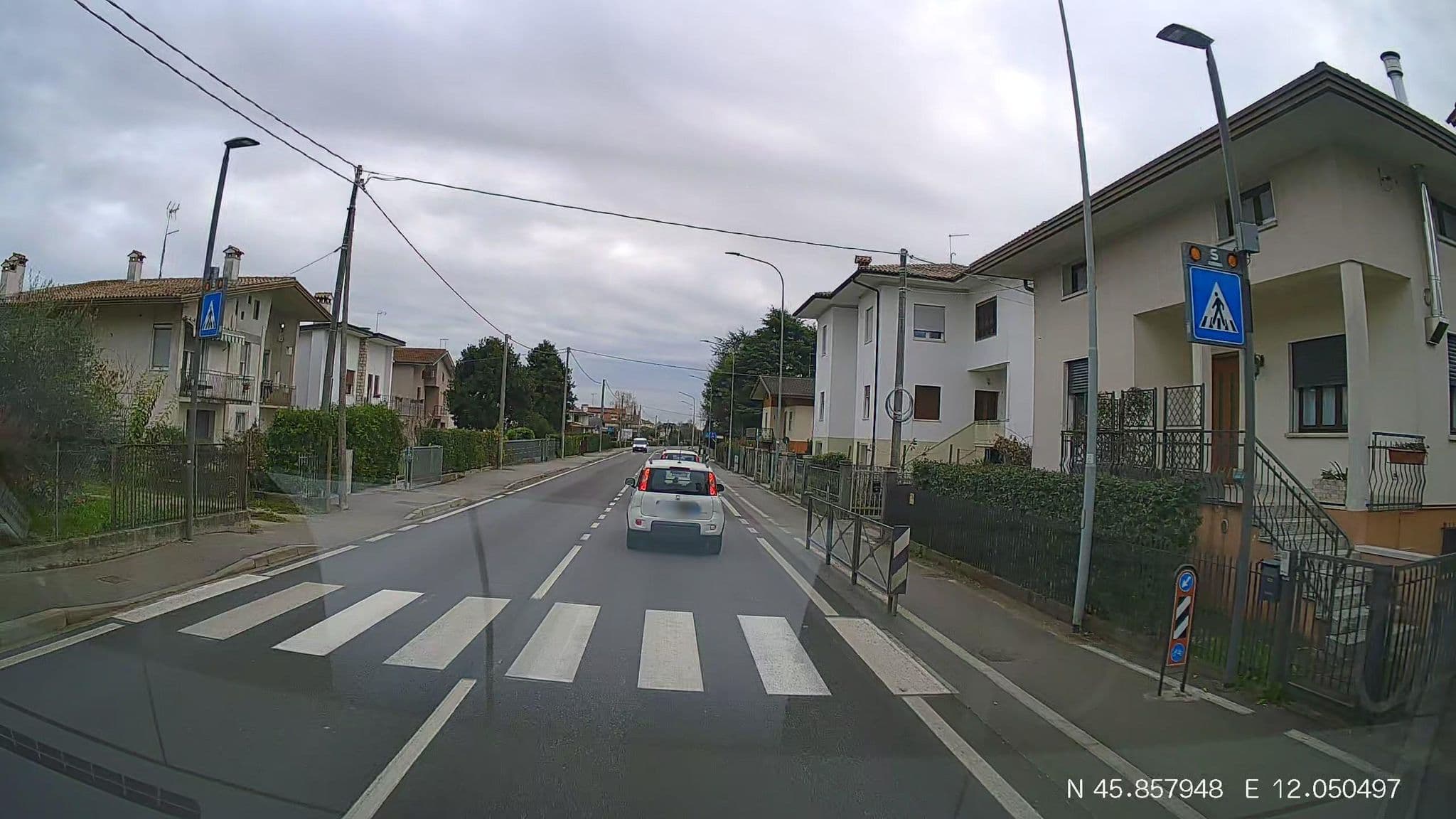 Street view near Hotel Pulitzer, Vidor — © renaultgt (CC BY-SA · Mapillary)