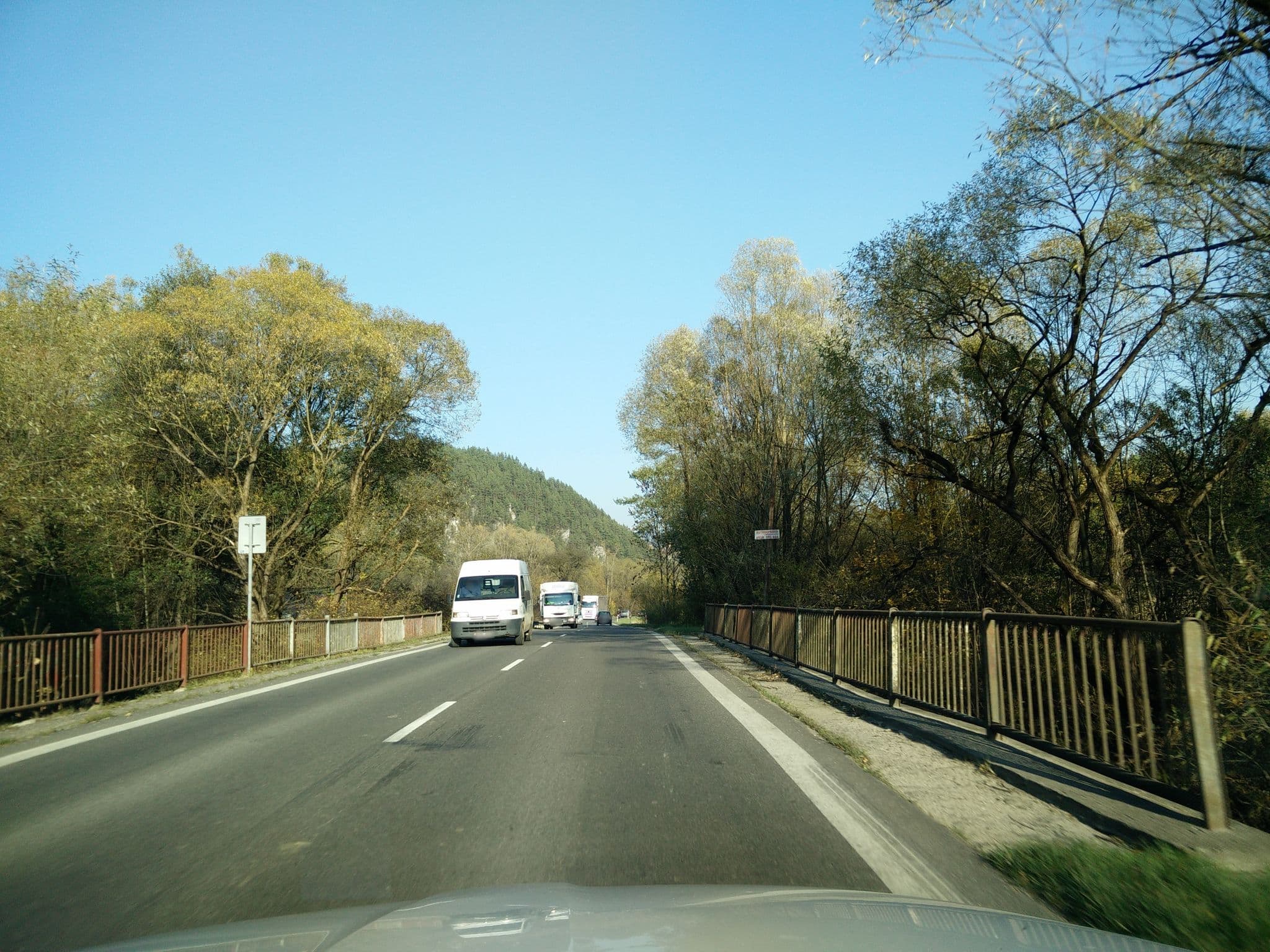 Street view near Slnečné skaly, Rajecké Teplice — © kayle (CC BY-SA · Mapillary)