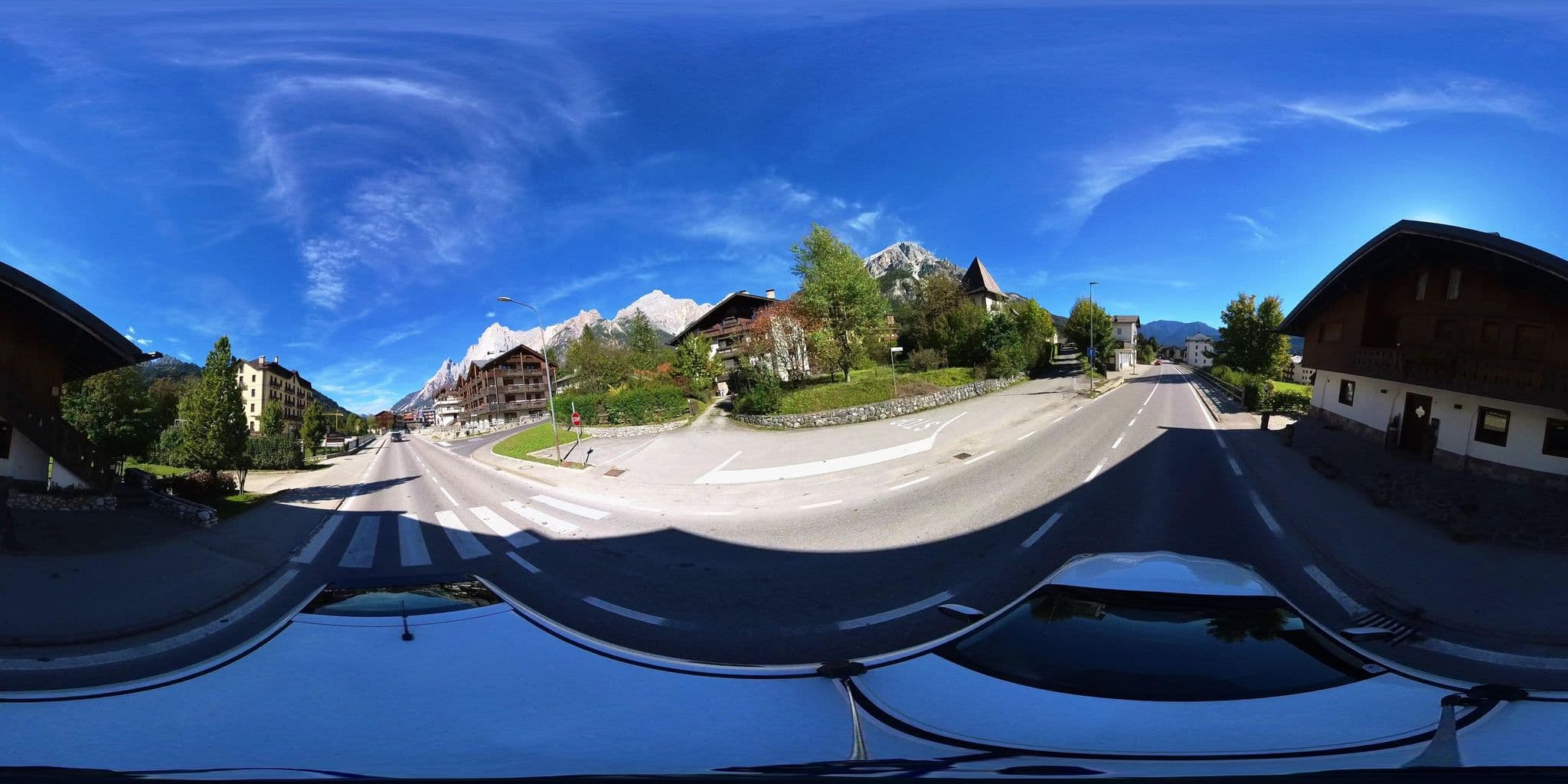 Street view near Hotel Dolomiti, Cortina d'Ampezzo — © osmplus_org (CC BY-SA · Mapillary)