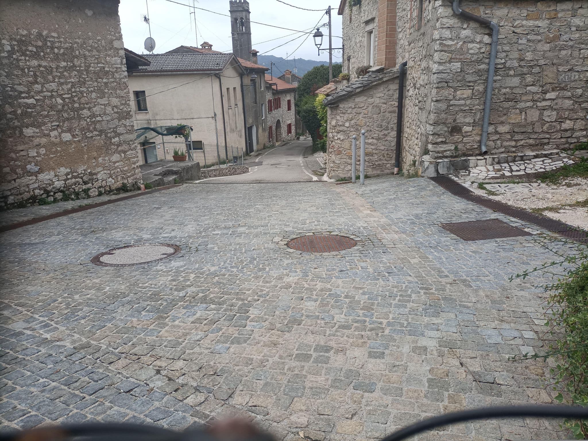 Street view near Alquaranta, Tarzo — © alessiofaraon (CC BY-SA · Mapillary)