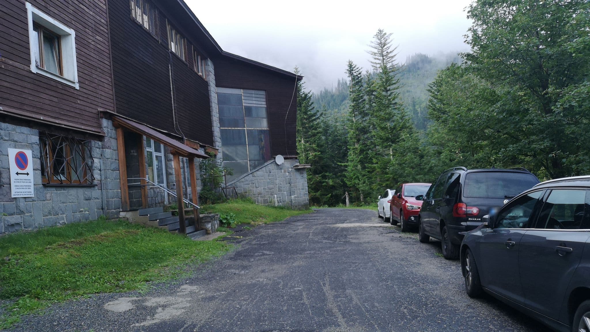 Street view near Hotel Srdiečko, Valaská — © moon4 (CC BY-SA · Mapillary)