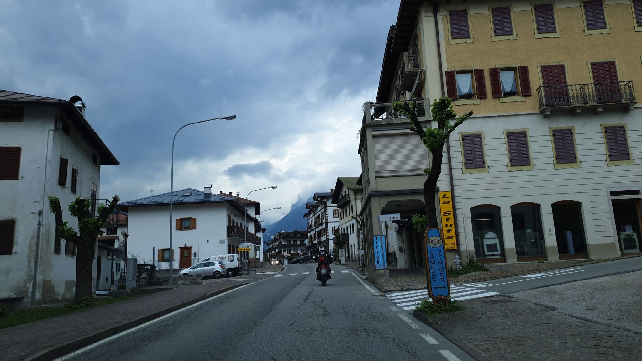 Street view near Cadore SNC di Corte Metto Rosalia & C., Auronzo — © jopparn (CC BY-SA · Mapillary)
