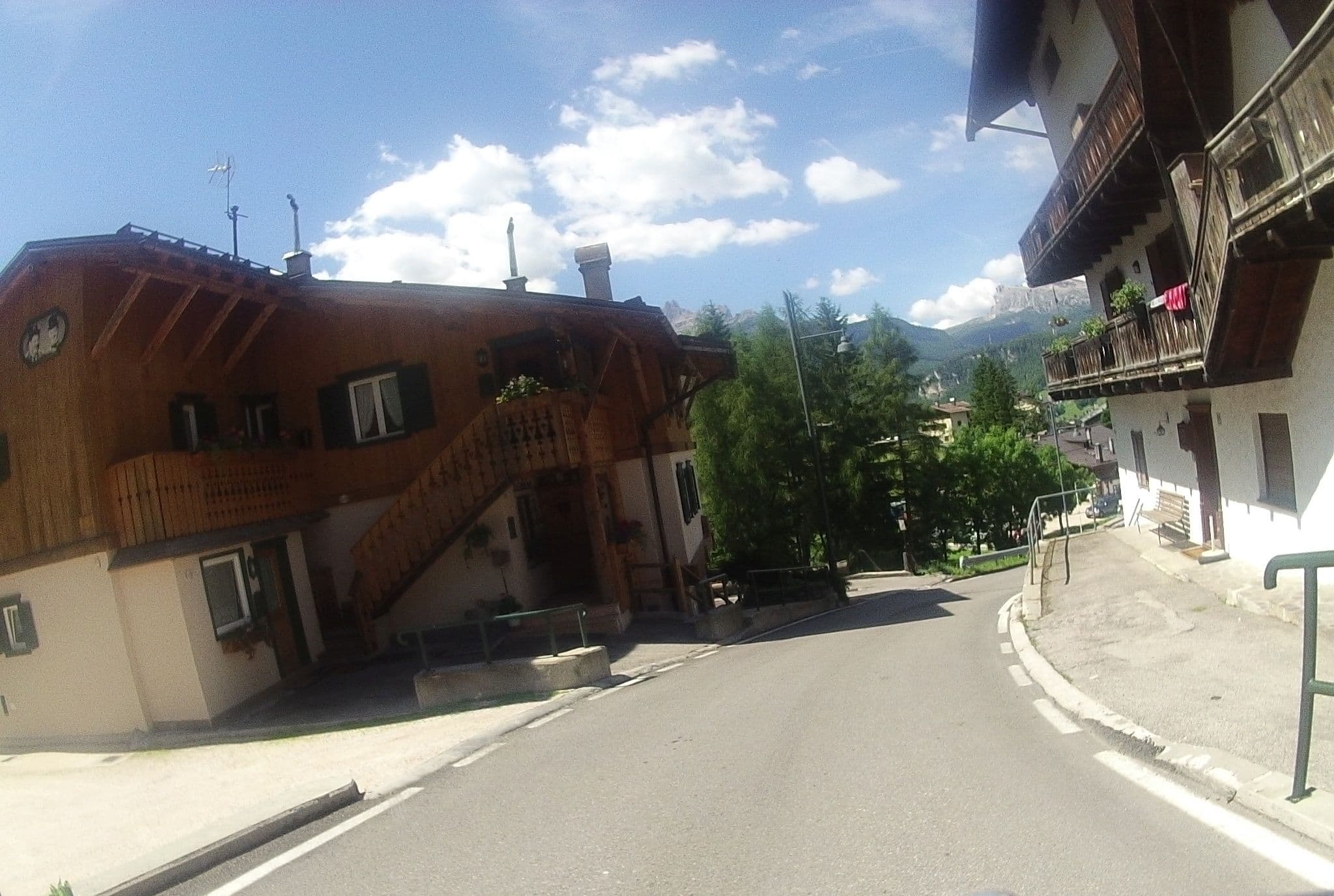 Street view near Sweet Home, Cortina d'Ampezzo — © mo4a (CC BY-SA · Mapillary)