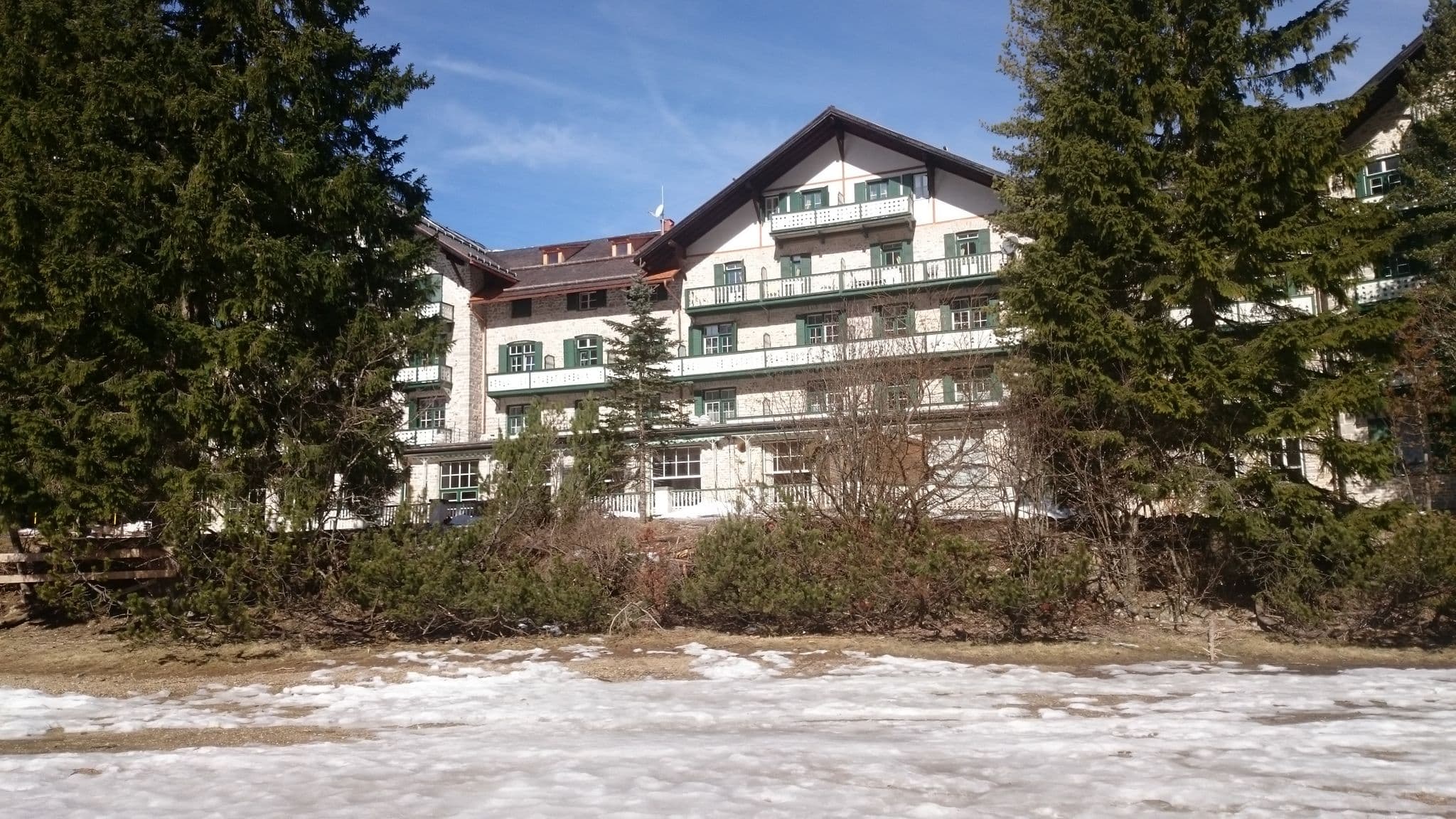 Street view near Hotel Pragser Wildsee, Monguelfo — © msdess (CC BY-SA · Mapillary)