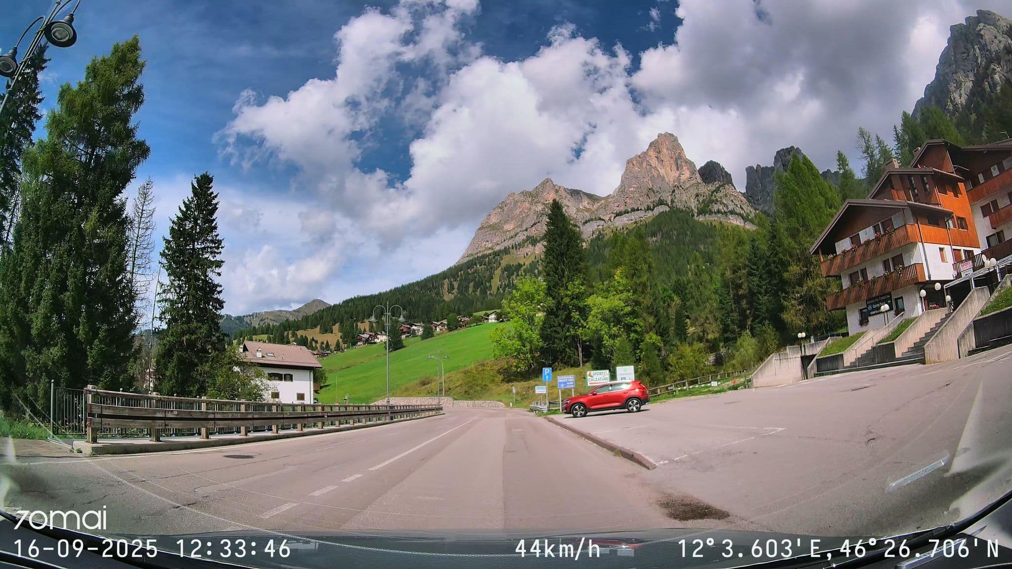 Street view near Centro Thule - Genziana, Livinallongo del Col di Lana — © doriel (CC BY-SA · Mapillary)