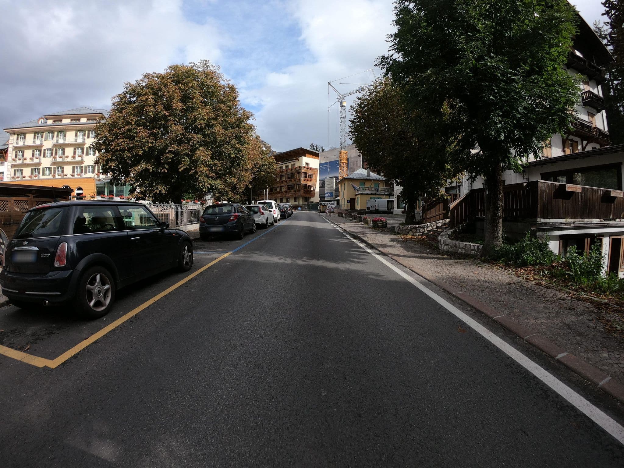 Street view near Valenti 49 SRL, Cortina d'Ampezzo — © joostjakob (CC BY-SA · Mapillary)